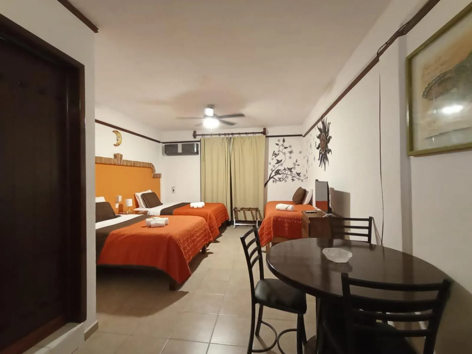 Bed in Suites Fenicia