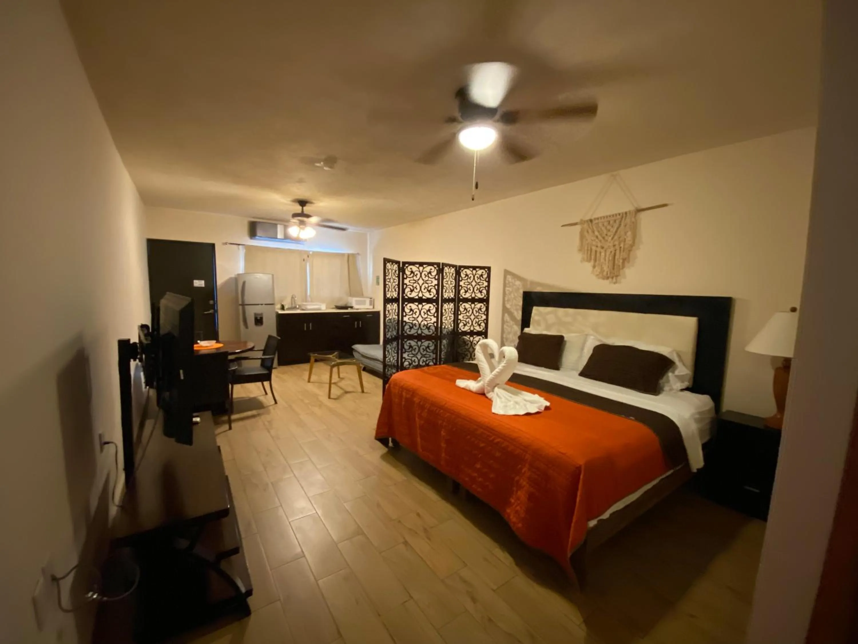 Bed in Suites Fenicia