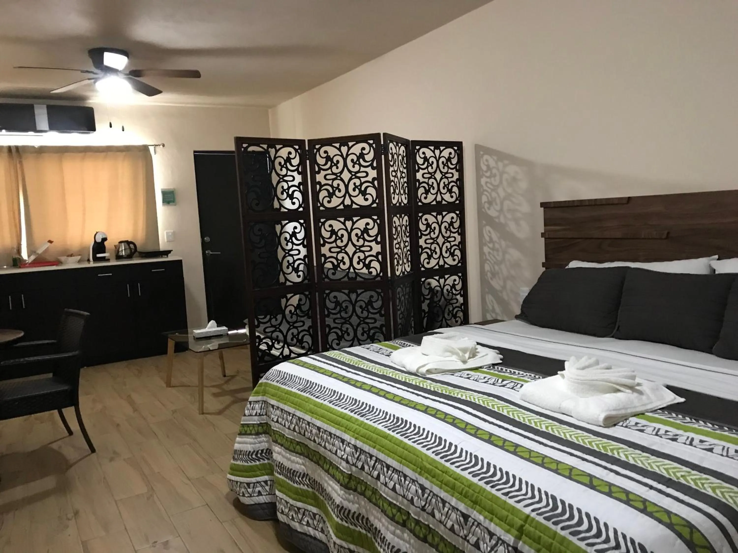 Bed in Suites Fenicia