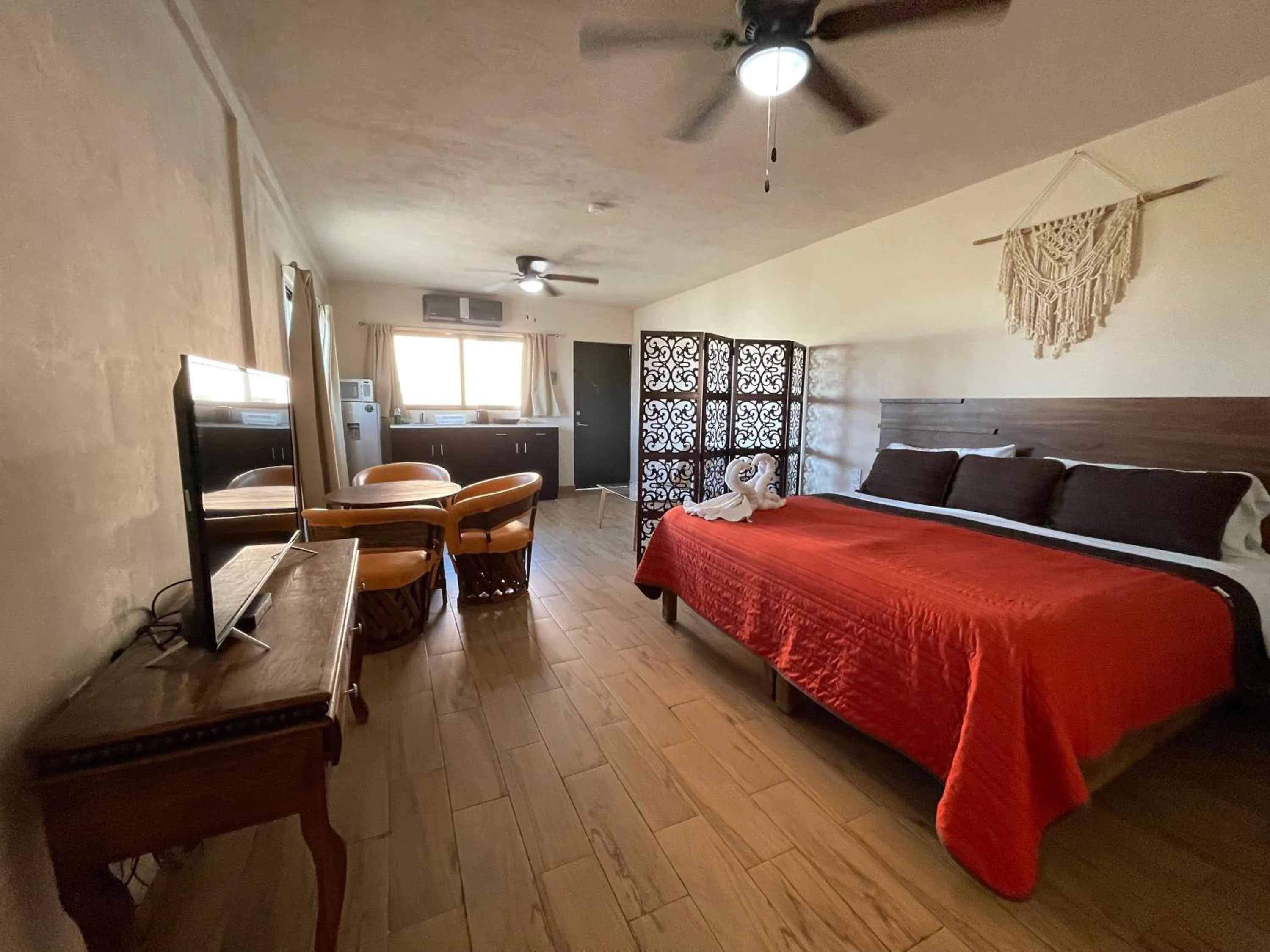 Property building, Bed in Suites Fenicia