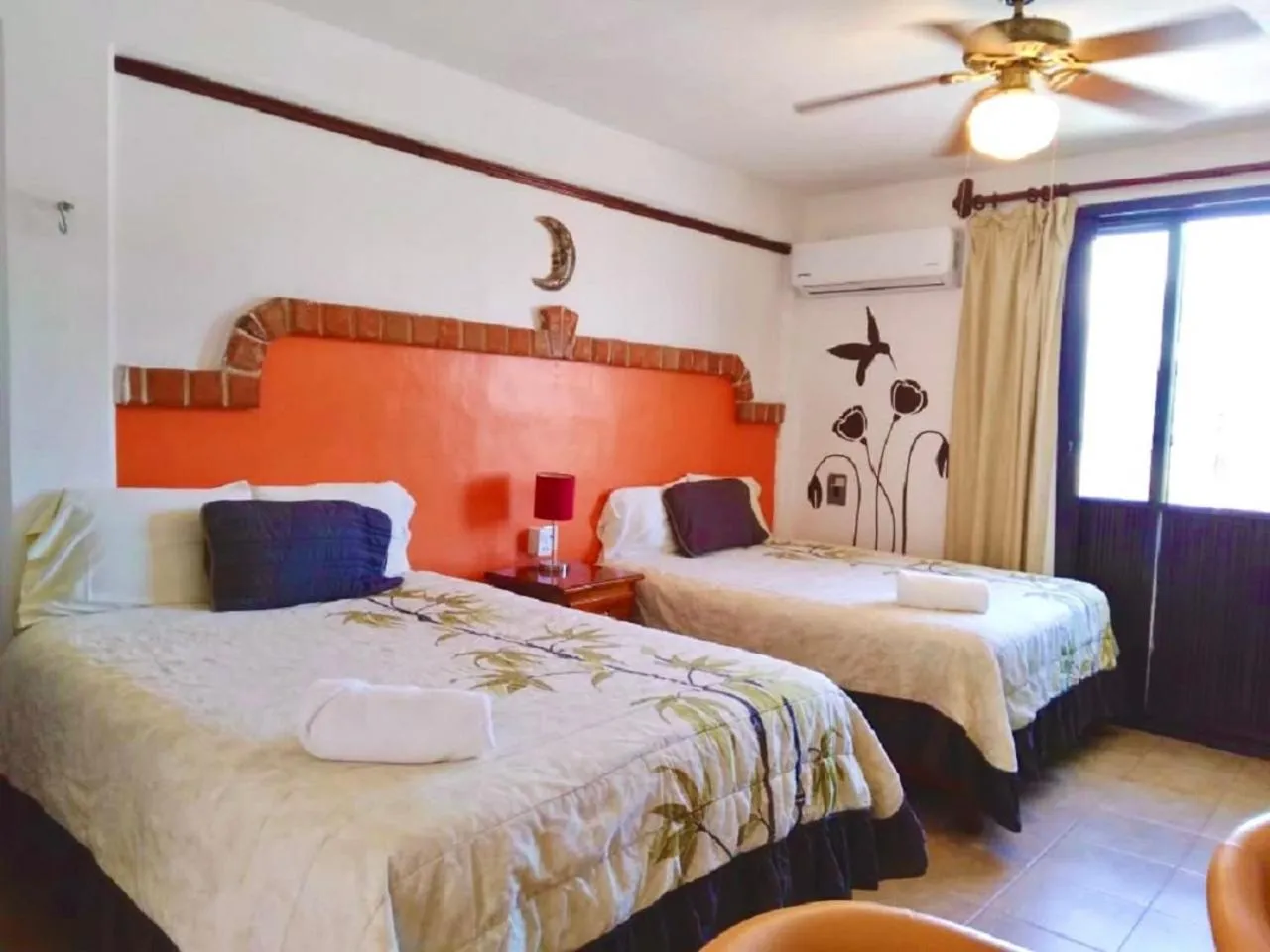 Bed in Suites Fenicia