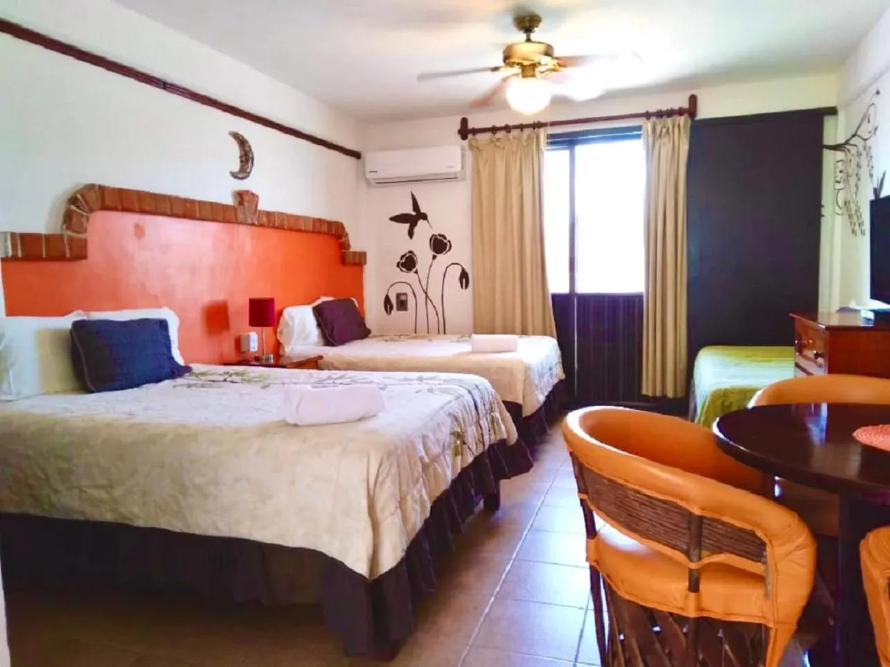 Bed in Suites Fenicia