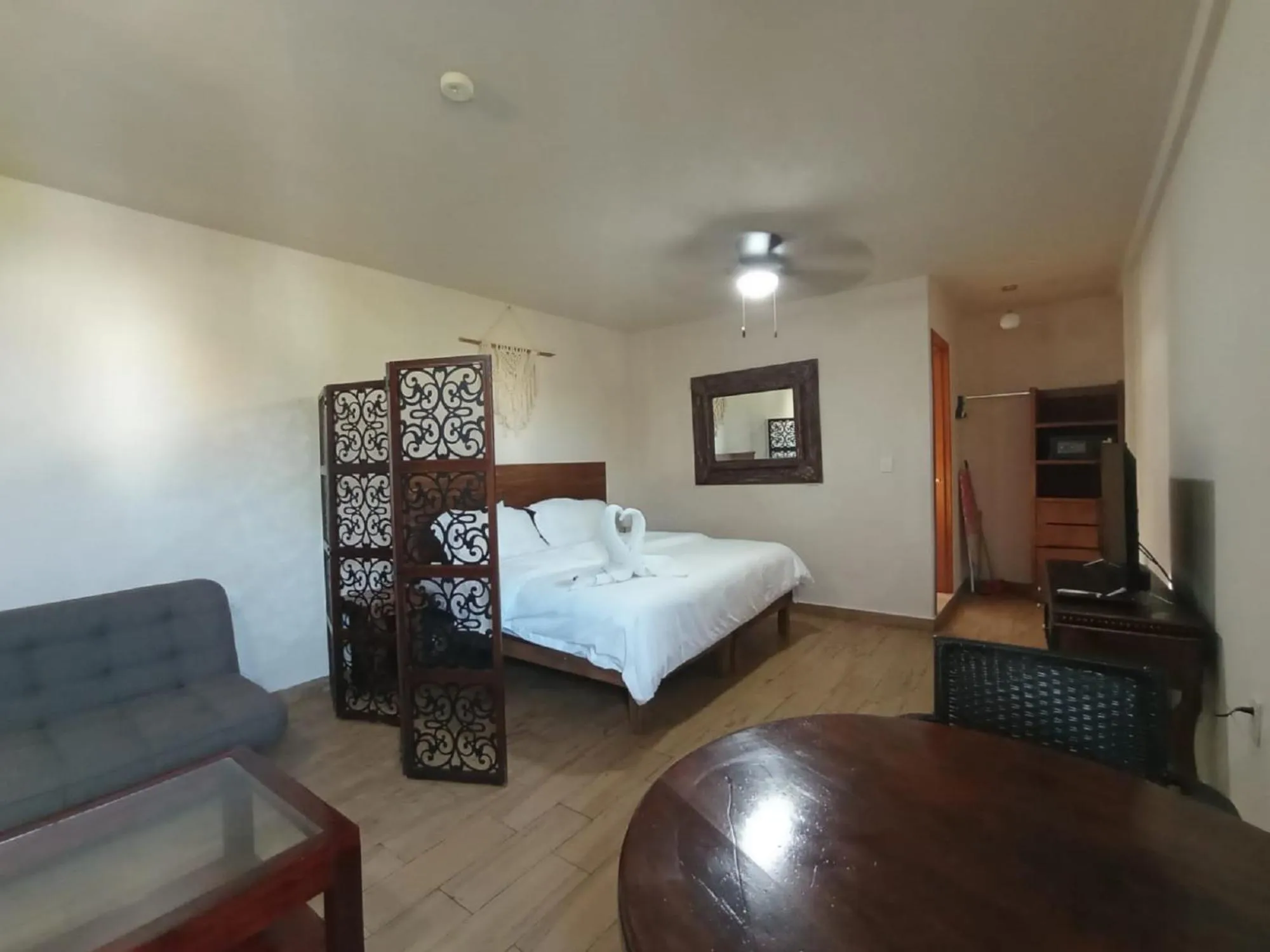 Bed in Suites Fenicia