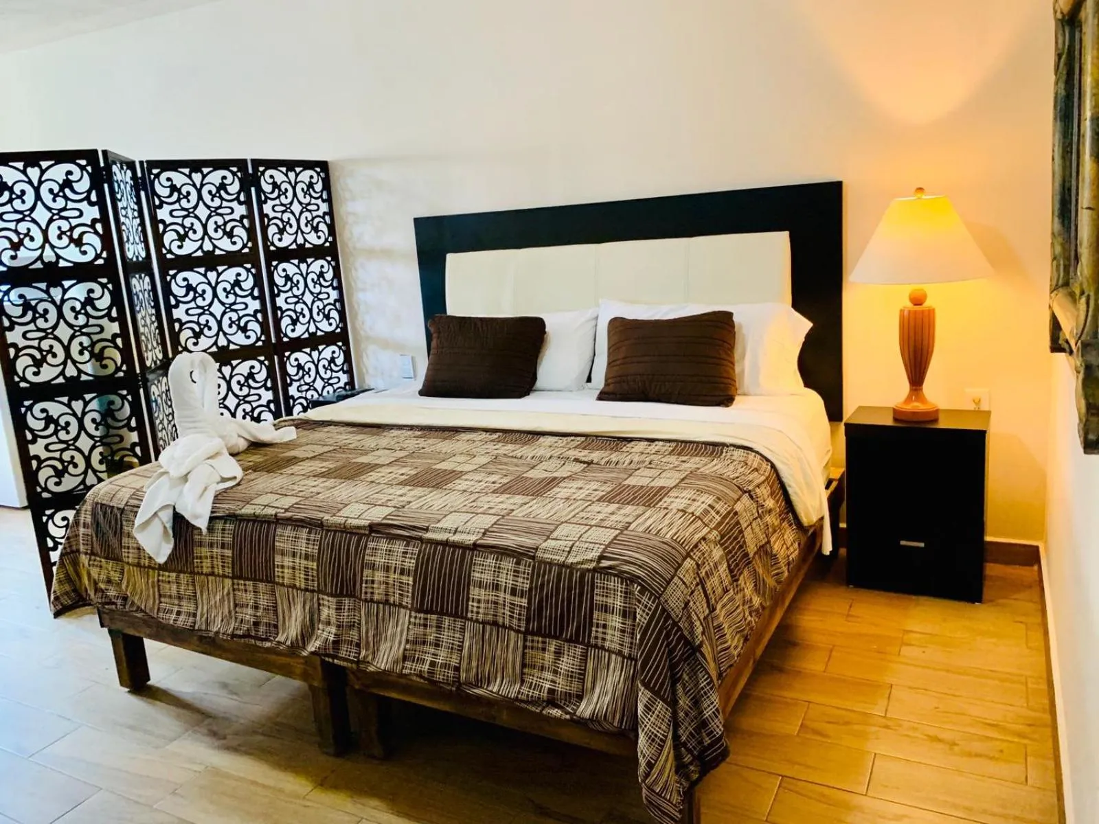 Bed in Suites Fenicia