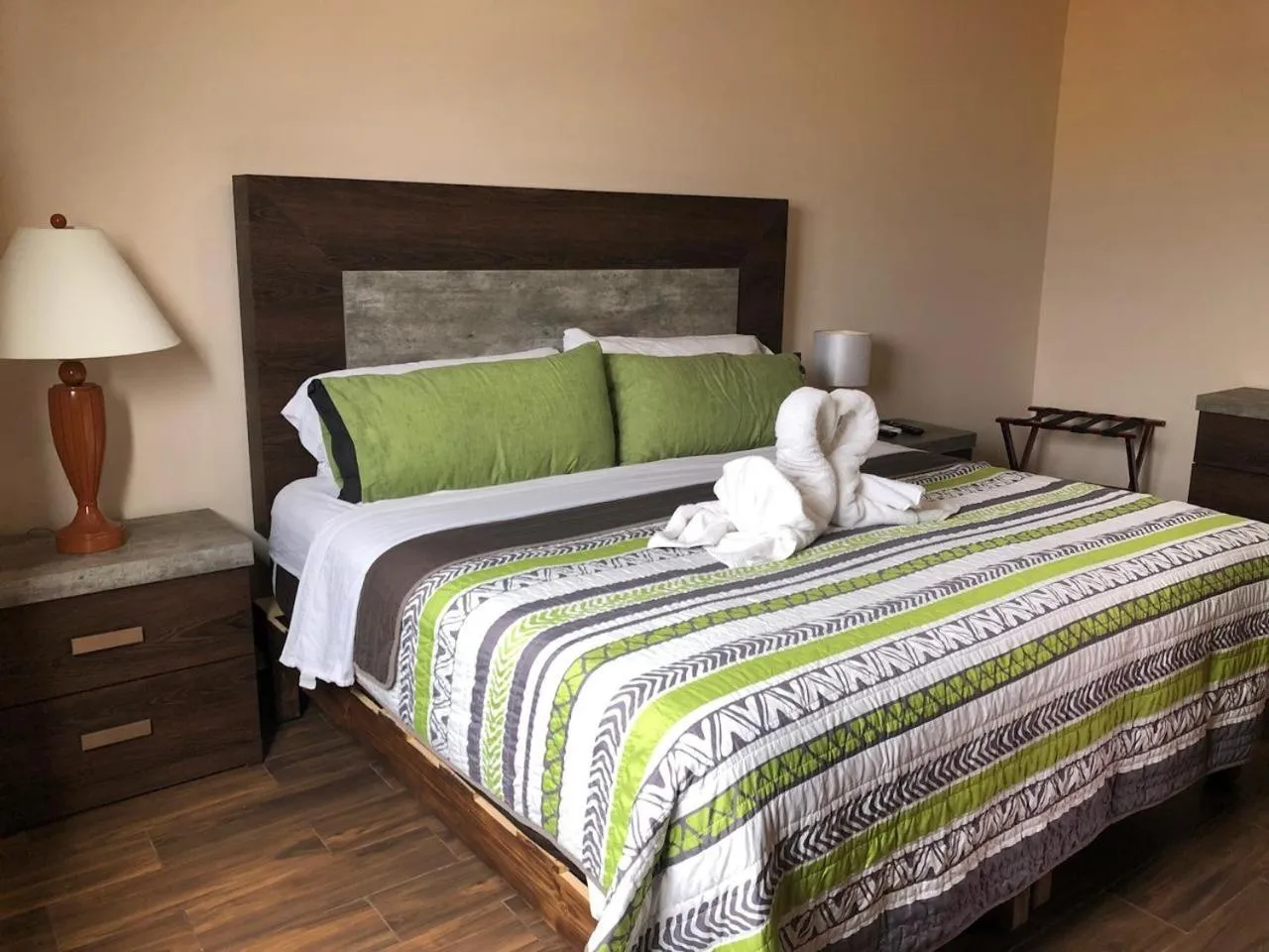 Bed in Suites Fenicia