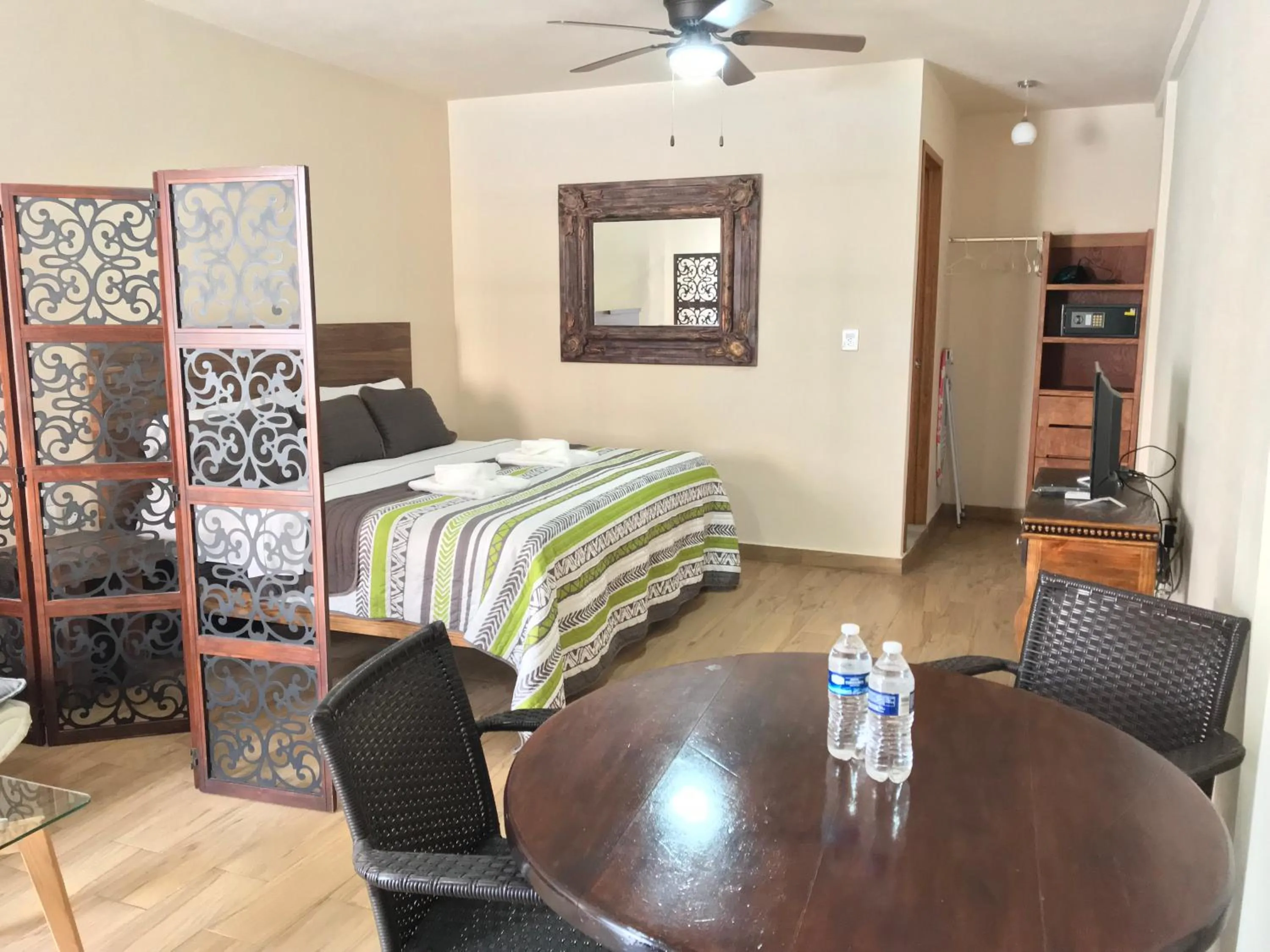 Bed in Suites Fenicia