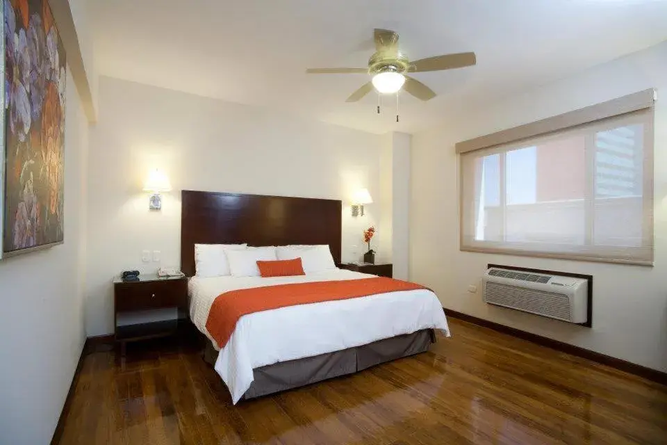 Queen Room in Hotel Plaza Chihuahua Queen Room in Hotel Plaza Chihuahua