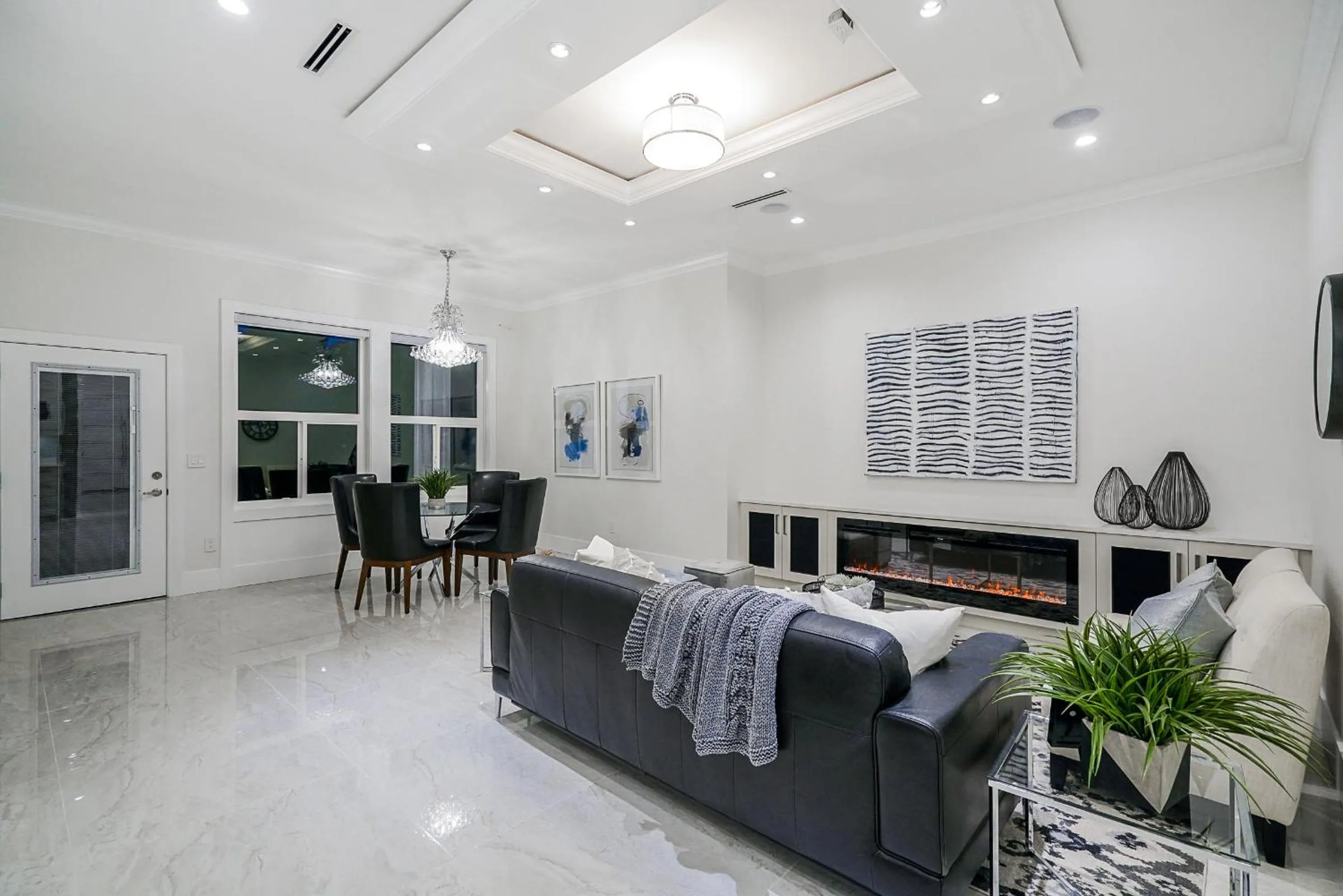 Living room in Sun suite