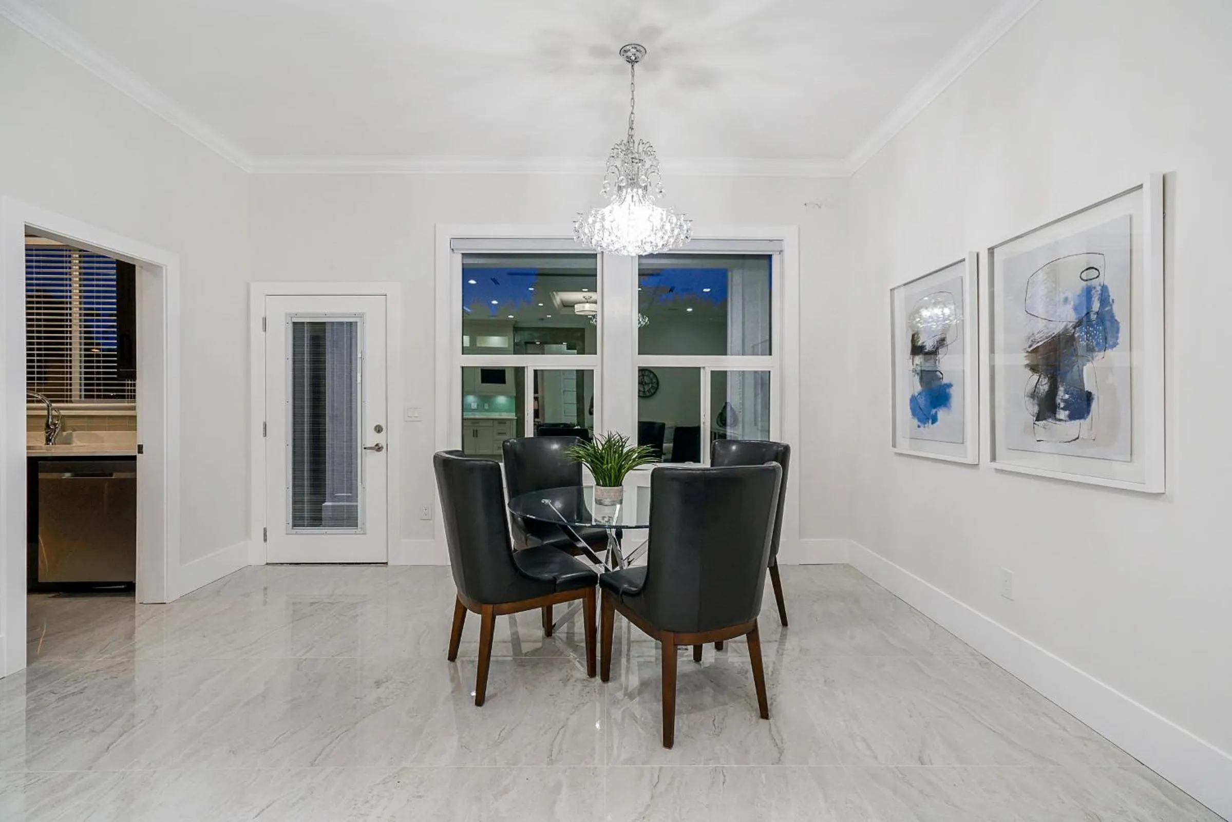 Seating area in Sun suite