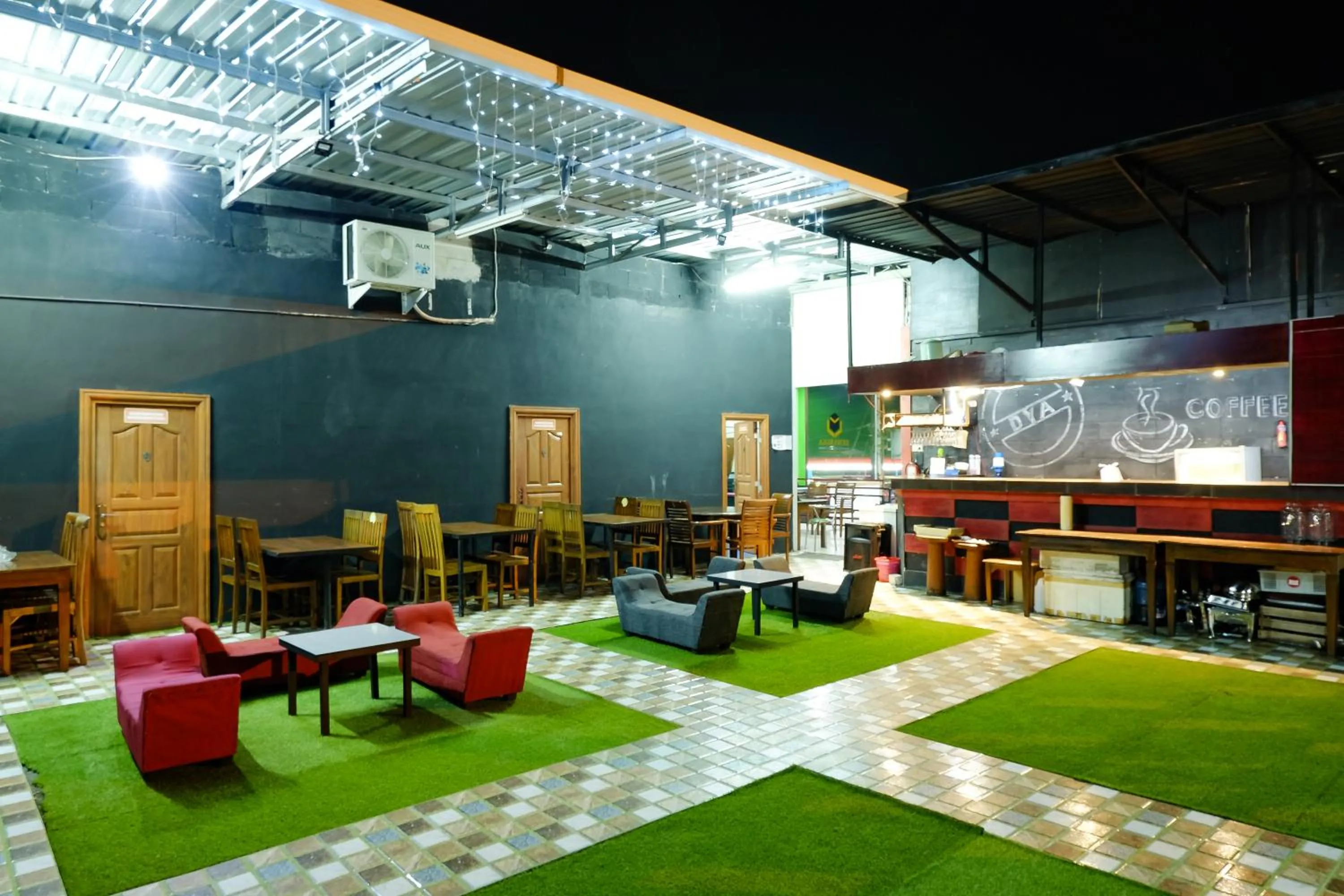 Restaurant/places to eat in Dya Hotel Boyolali