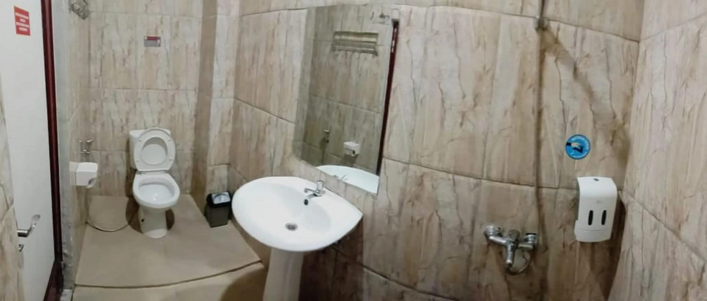 Bathroom in Dya Hotel Boyolali