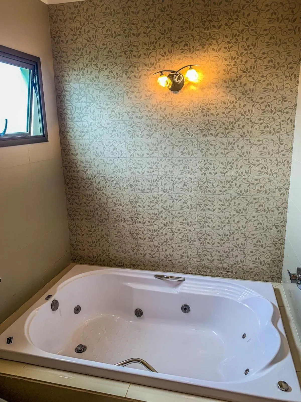 Hot Tub in Hotel Piratininga Avenida Amazonas - Rondonópolis