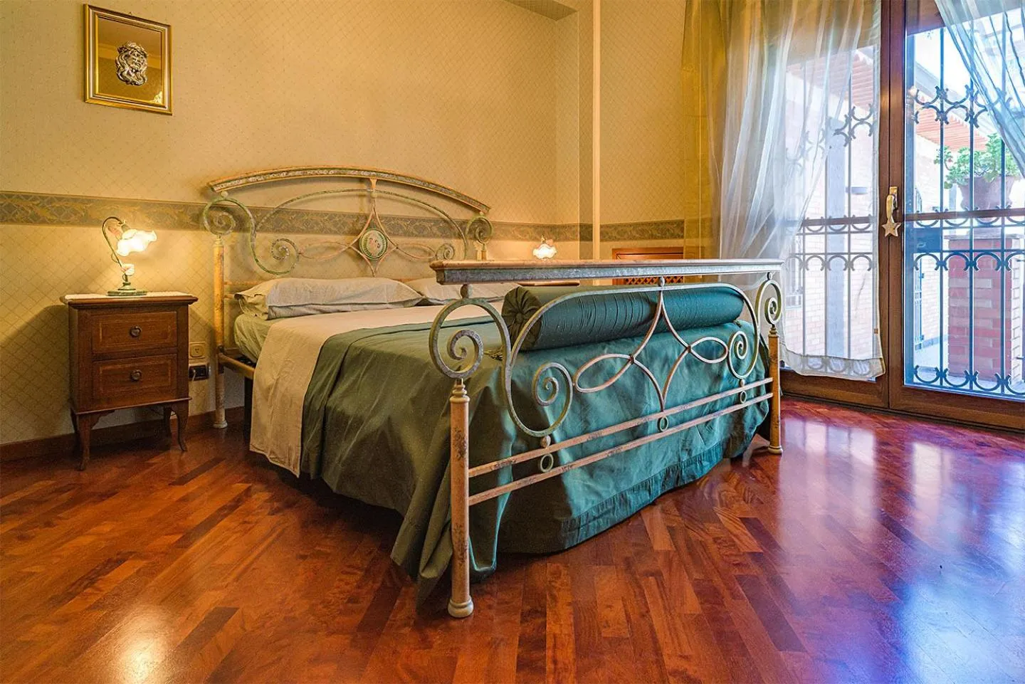 Bed in Villa Grandiosa FC