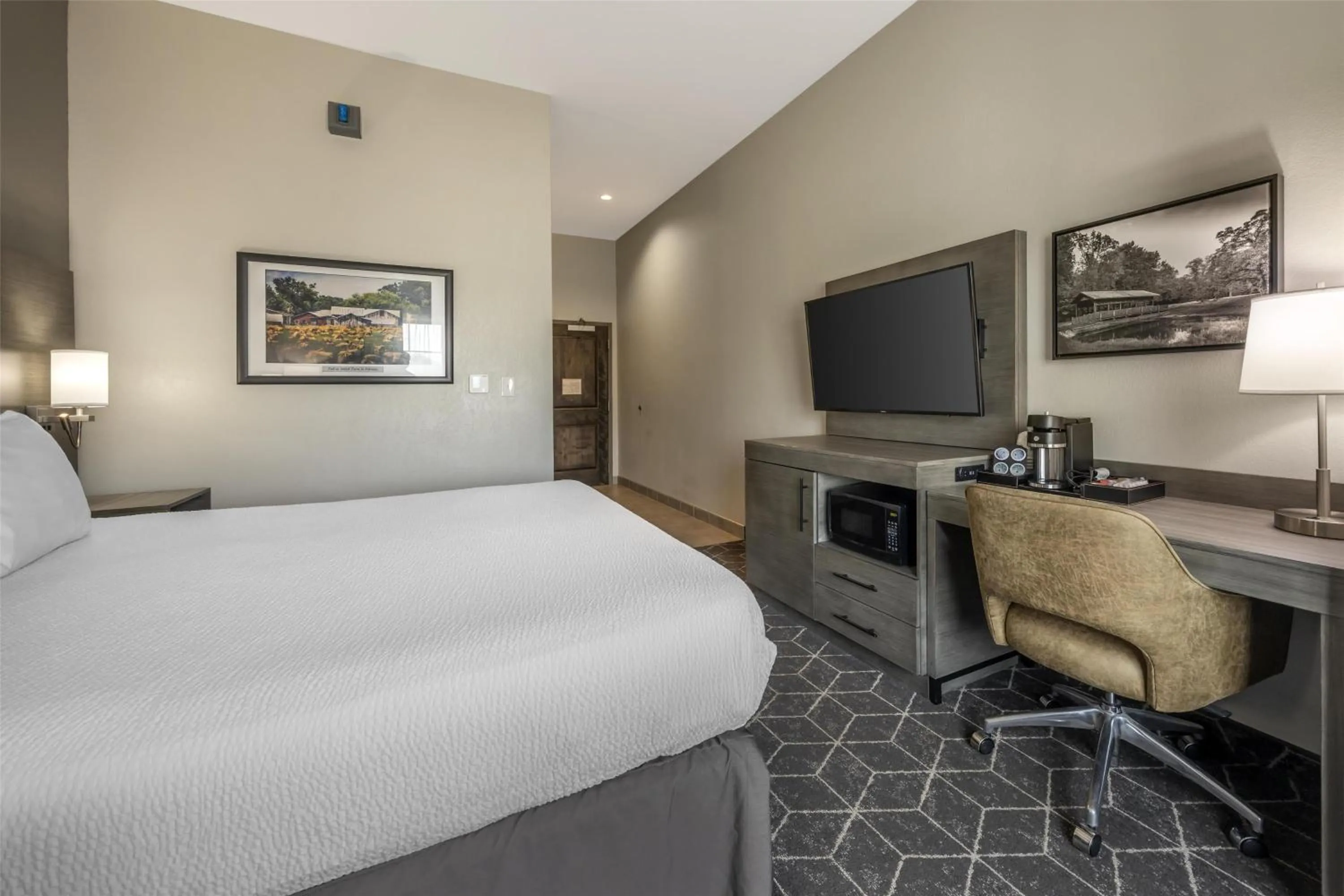 Bedroom, Bed in Best Western Plus Lawrenceburg