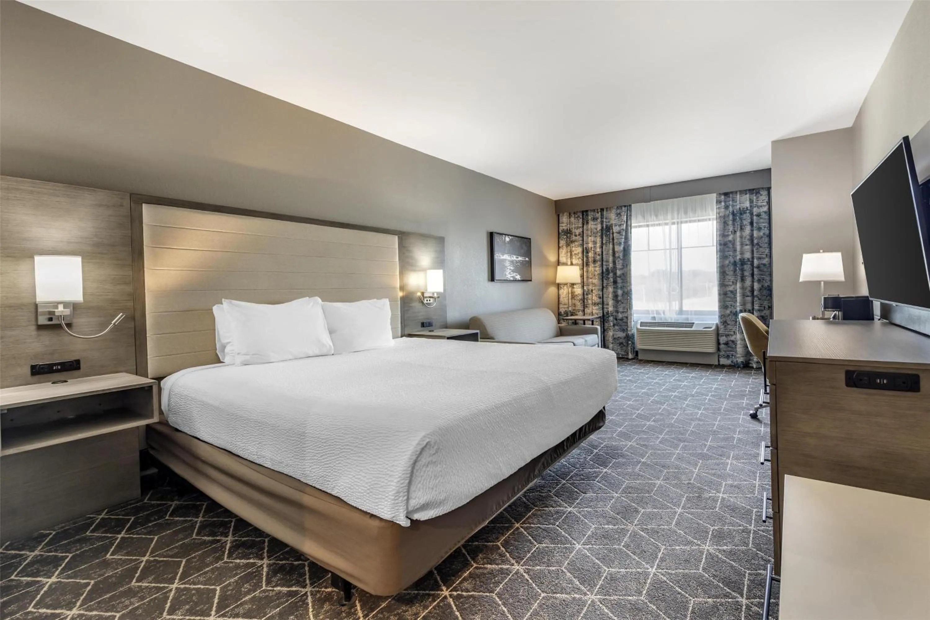 Bedroom, Bed in Best Western Plus Lawrenceburg