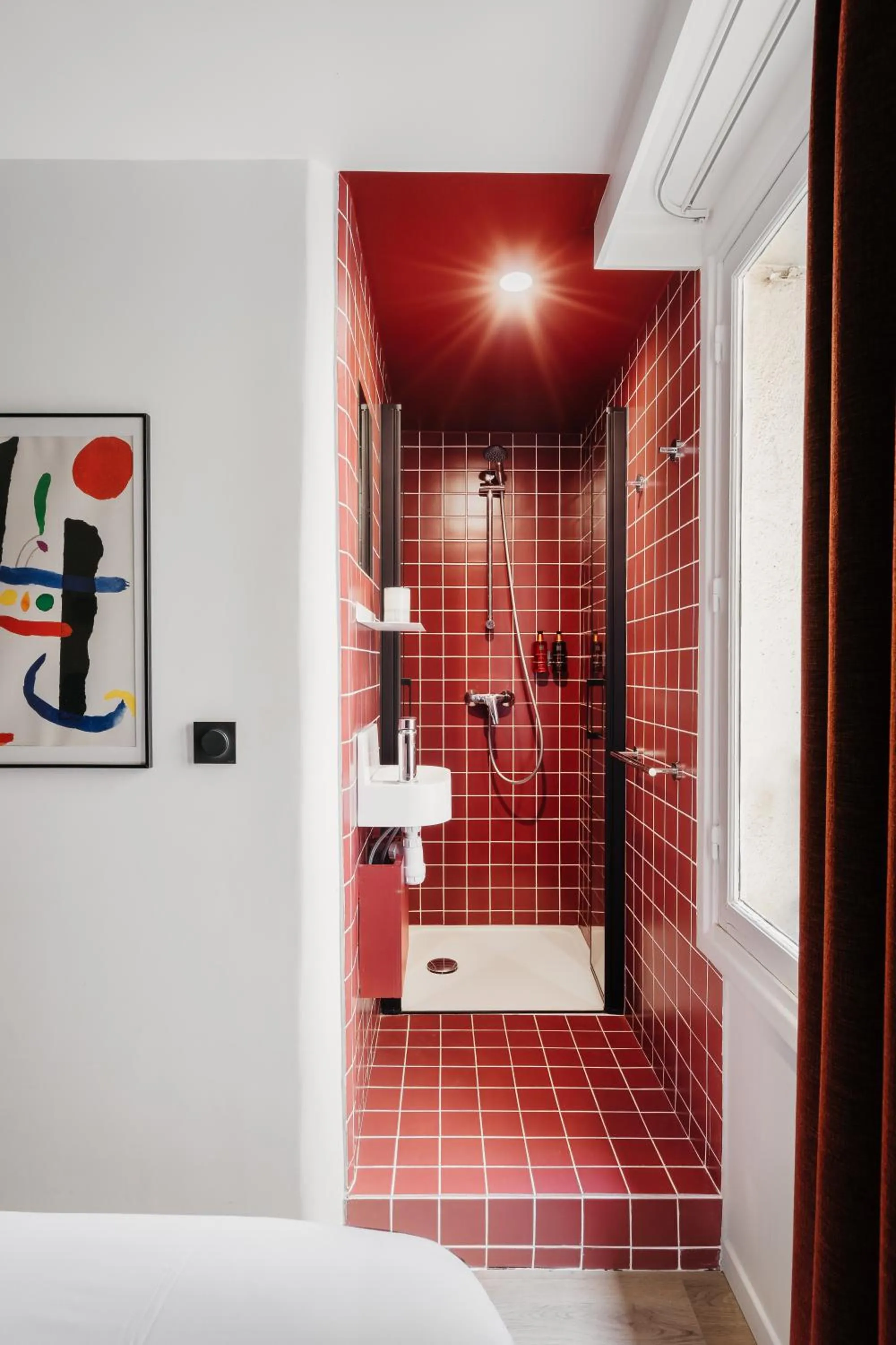 Bathroom in Edgar Suites Auteuil - Le Marois