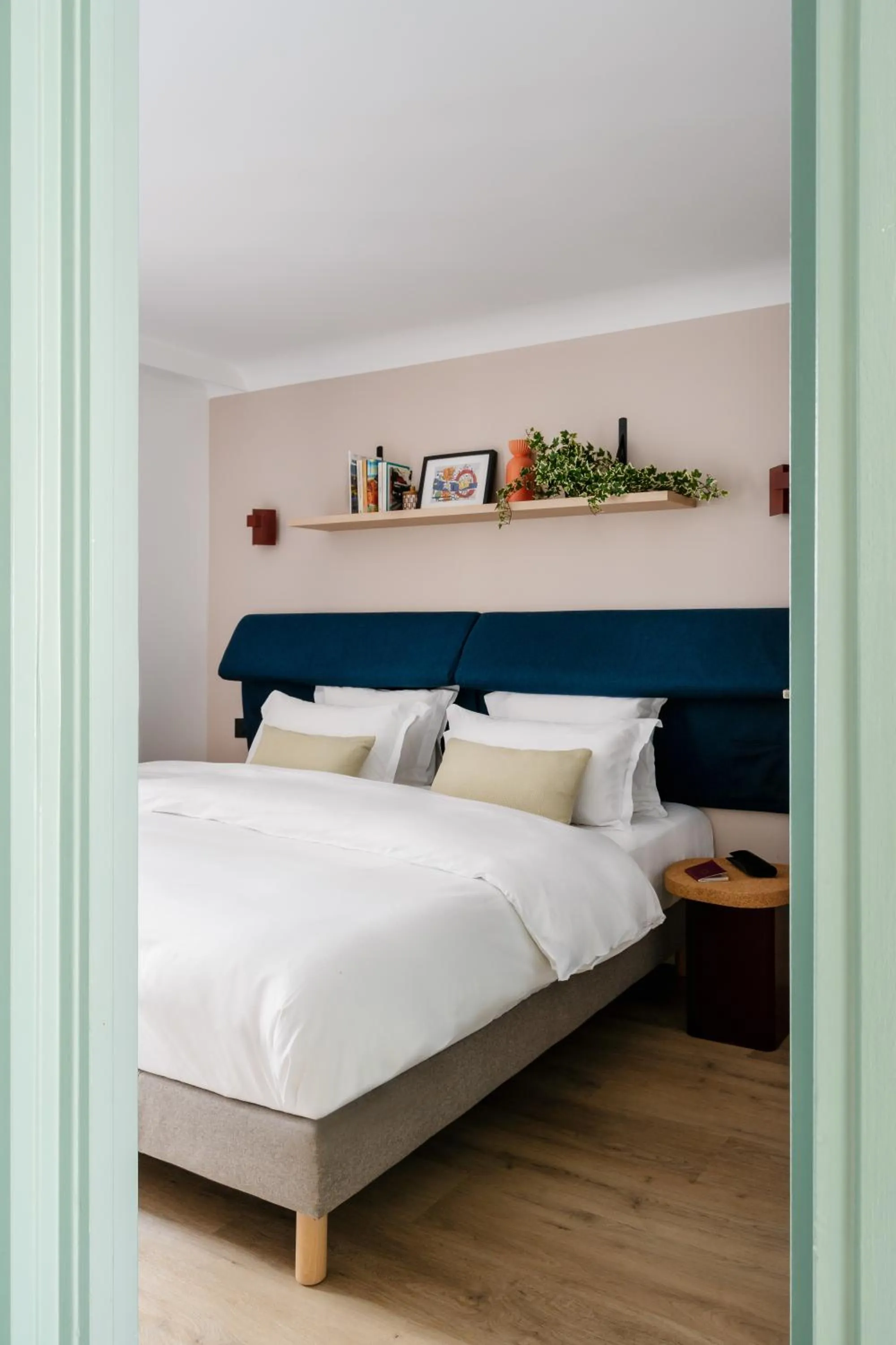 Bedroom, Bed in Edgar Suites Auteuil - Le Marois