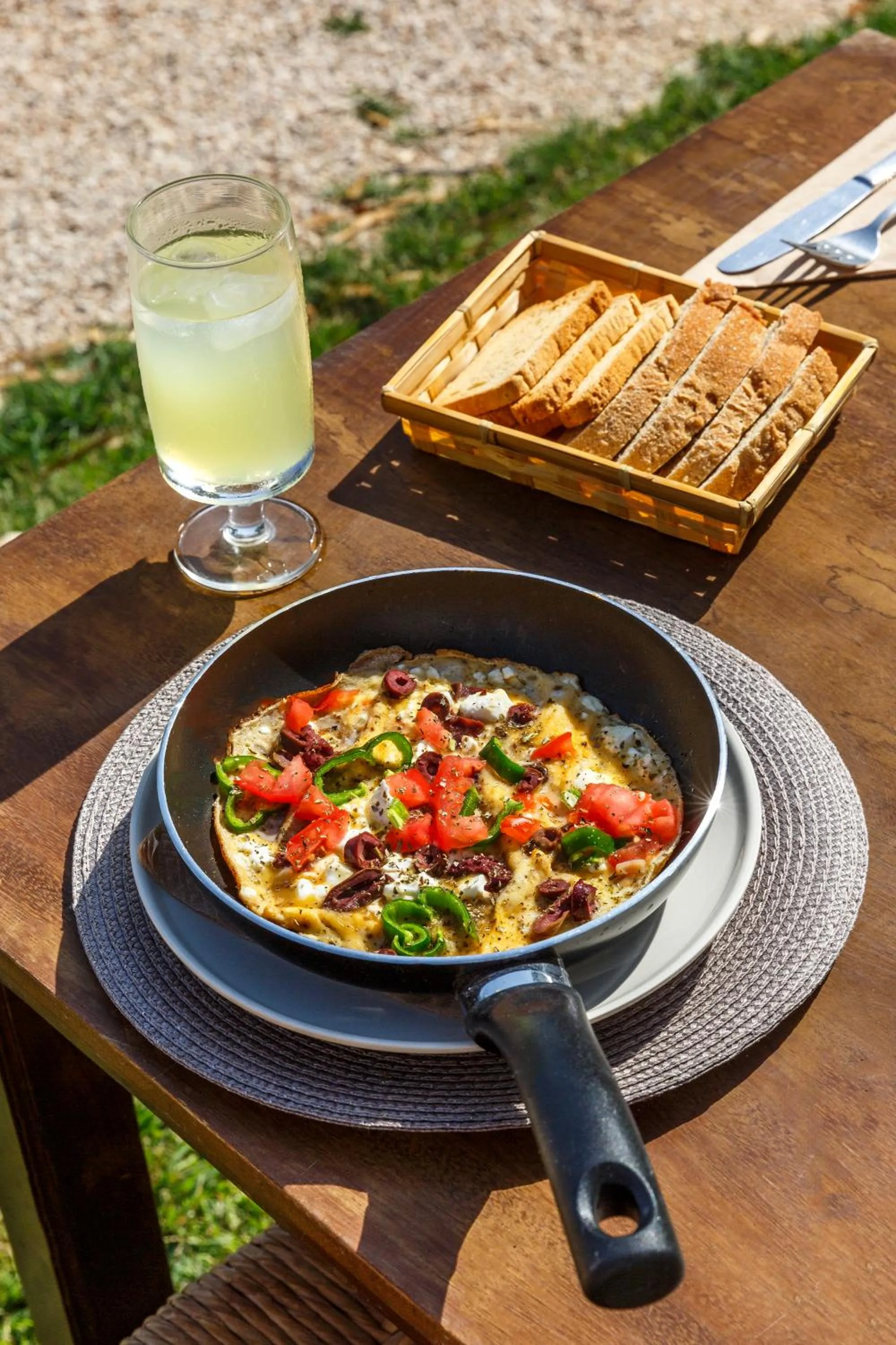 Food and drinks in Eco Beach And Magic Garden Hotel