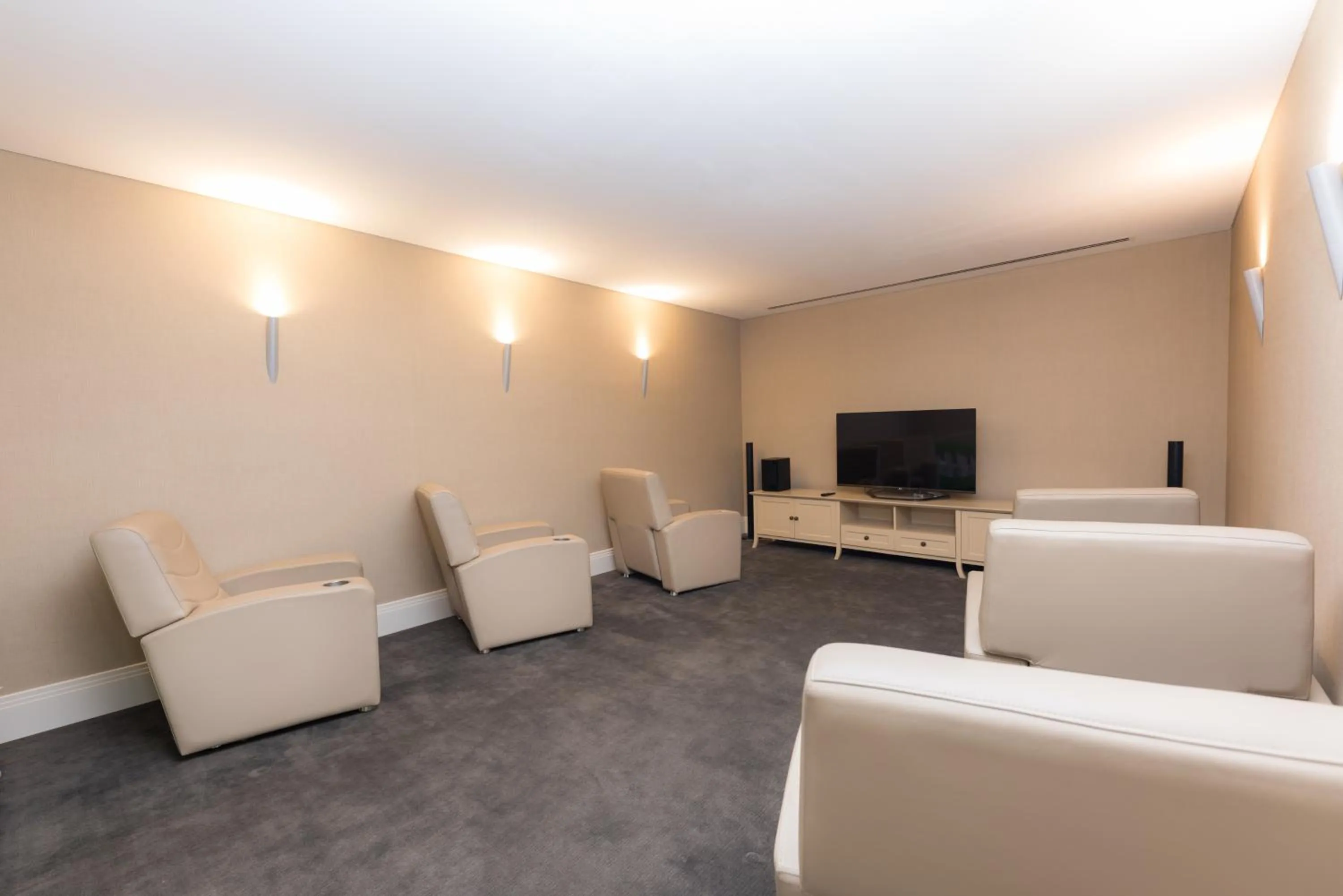 TV and multimedia in Quba Palace Hotel & Golf Resort