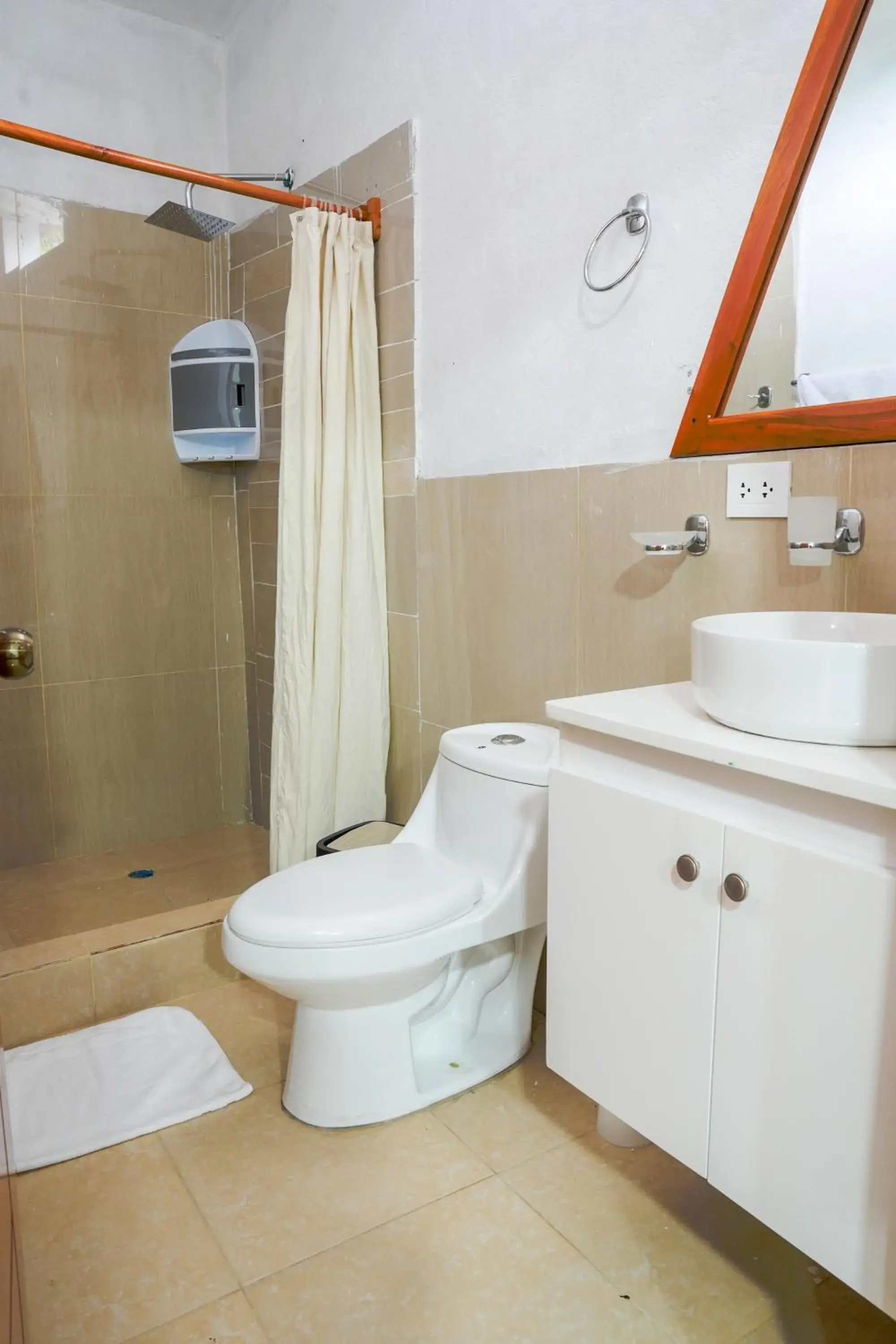 Single Room with Double Bed - single occupancy in Royal Galápagos Inn Single Room with Double Bed - single occupancy in Royal Galápagos Inn