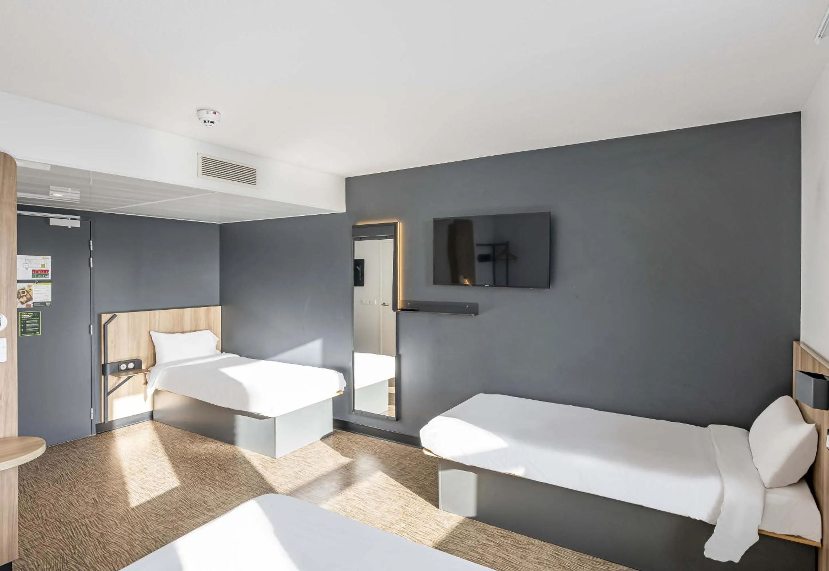 Bed in B&B HOTEL Bordeaux Bassins à flot