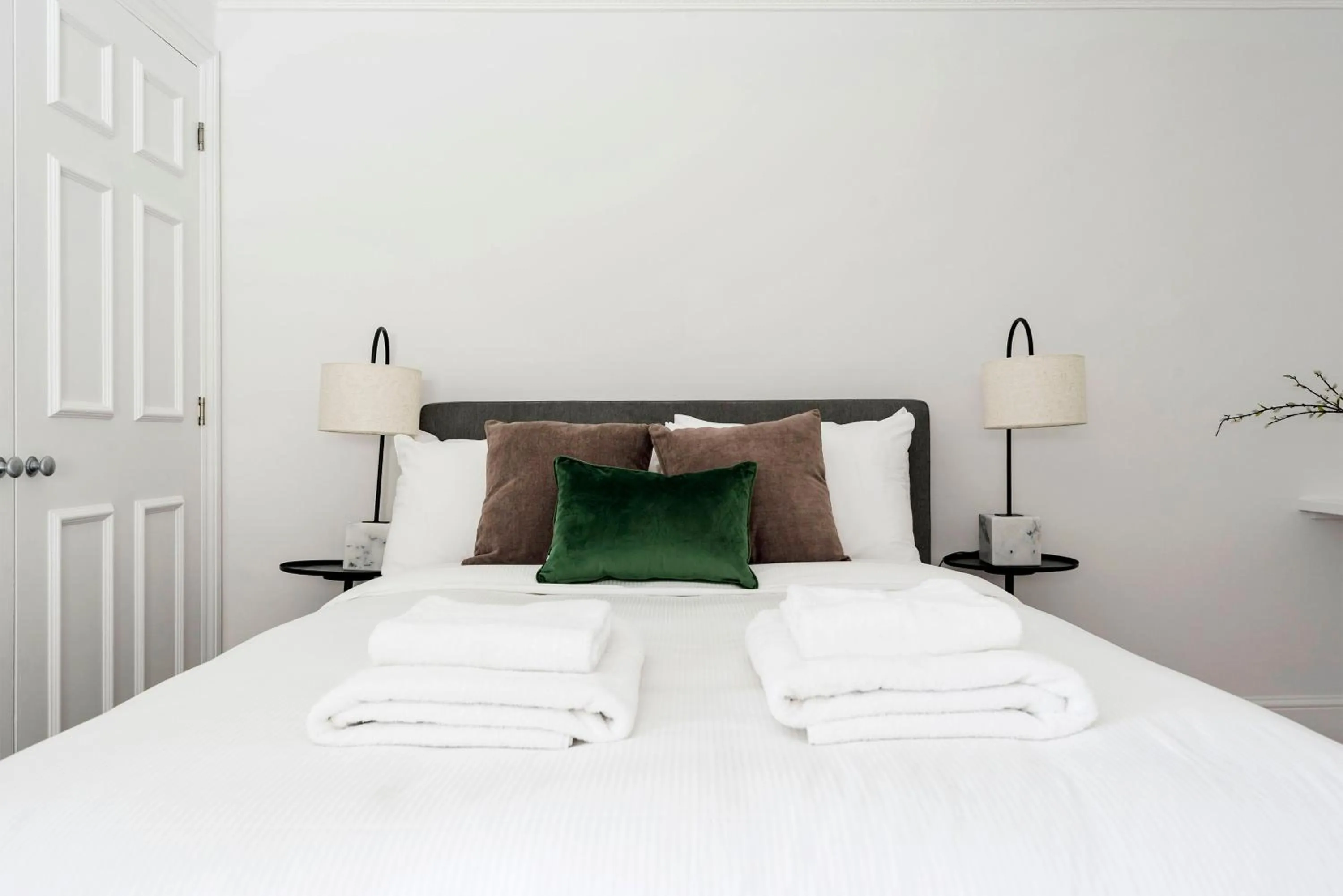 Bed in 3 Sloane Gardens