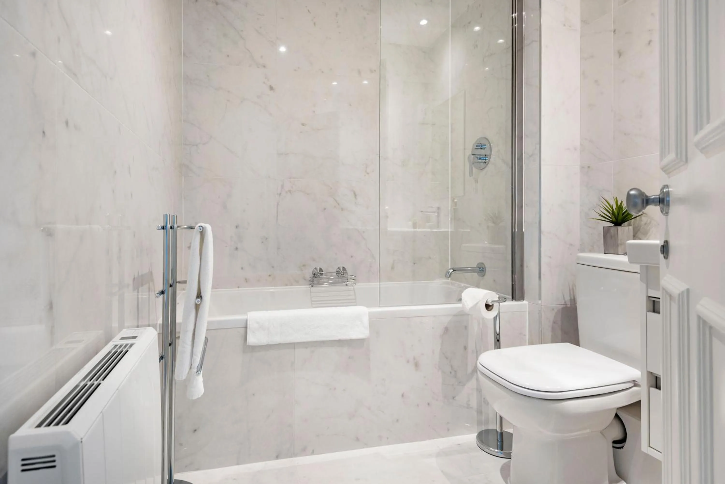 Bathroom in 3 Sloane Gardens