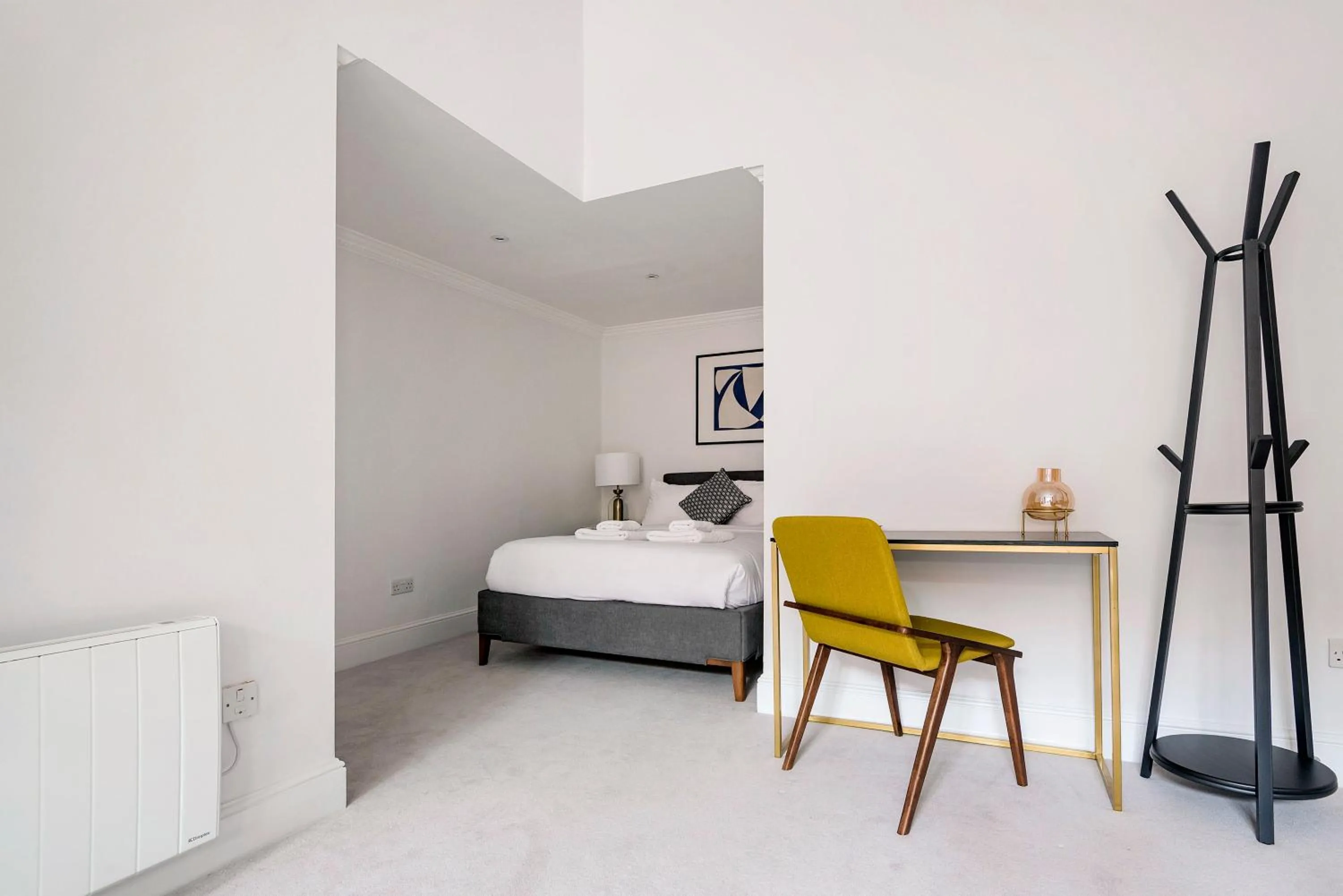 Bed in 3 Sloane Gardens