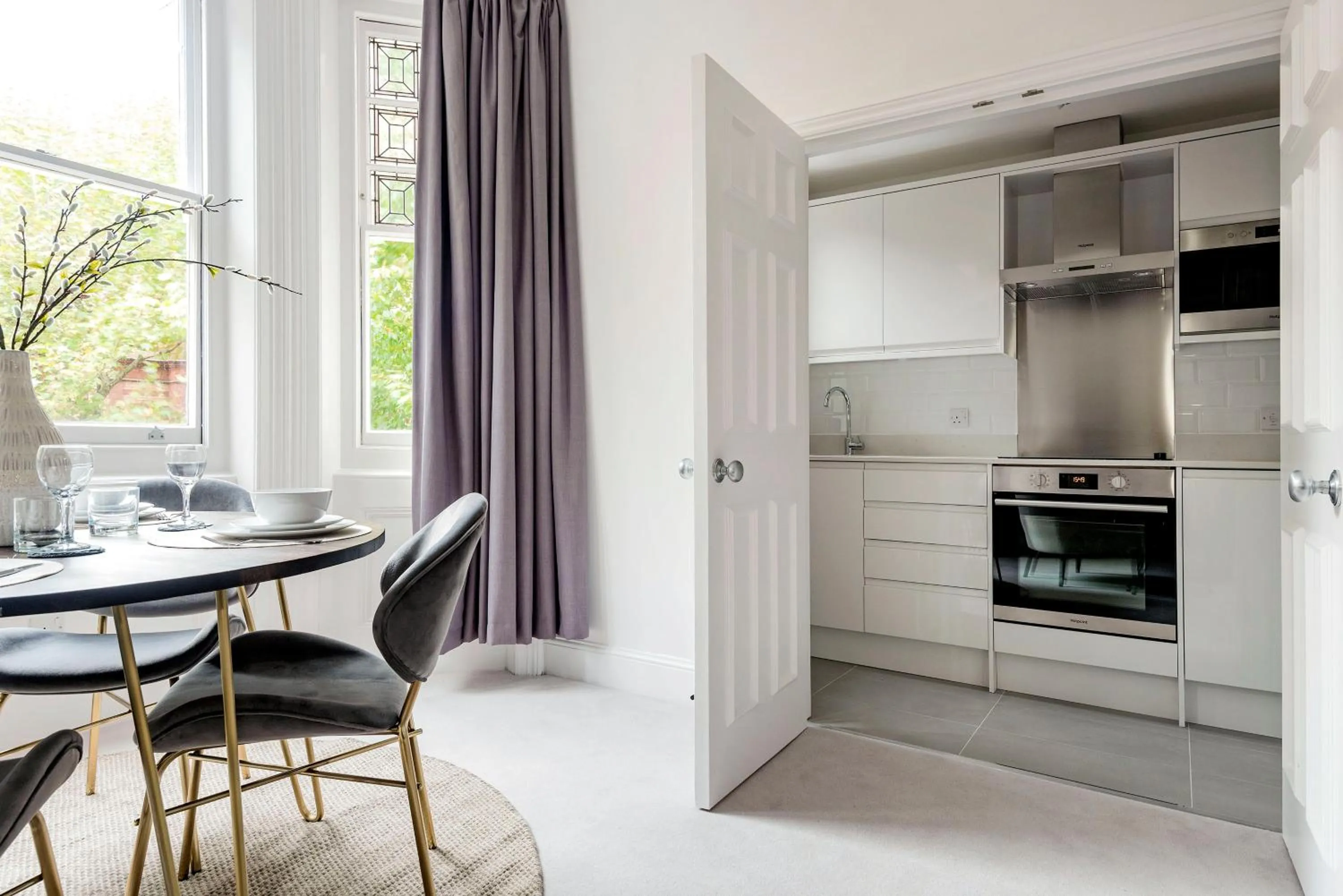 Kitchen or kitchenette in 3 Sloane Gardens
