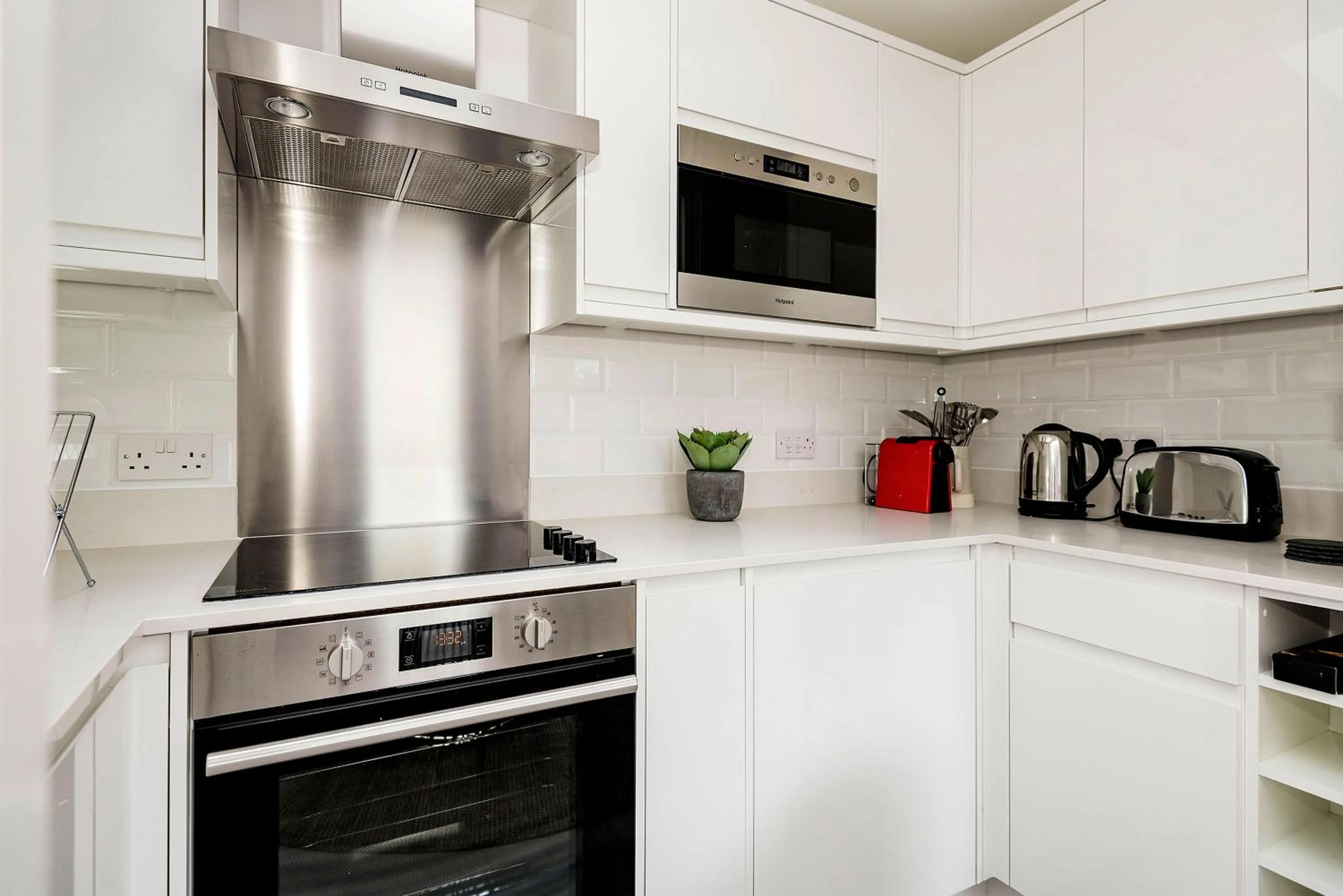 Kitchen or kitchenette in 3 Sloane Gardens