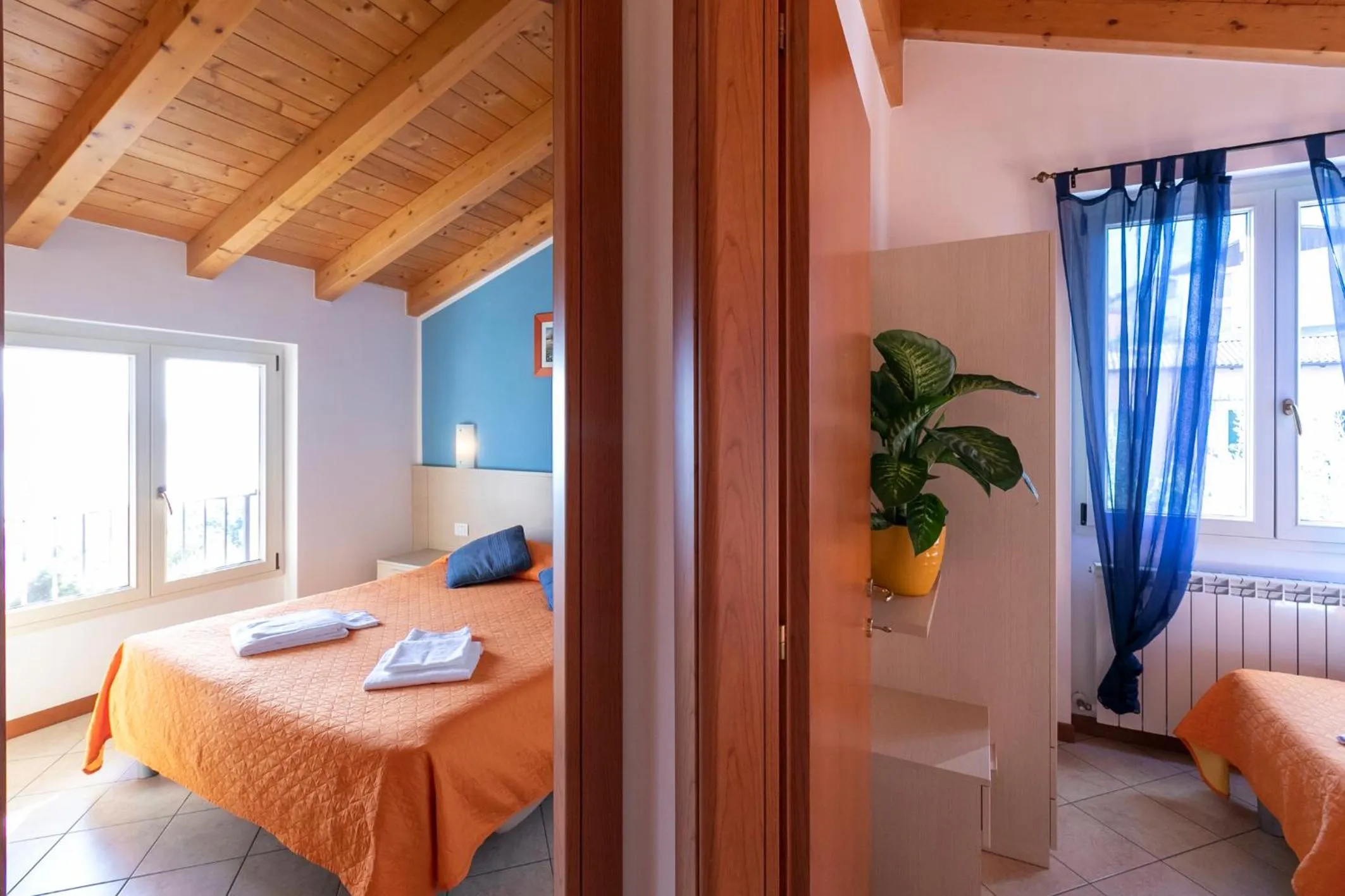 Photo of the whole room, Bed in Residence La Collina