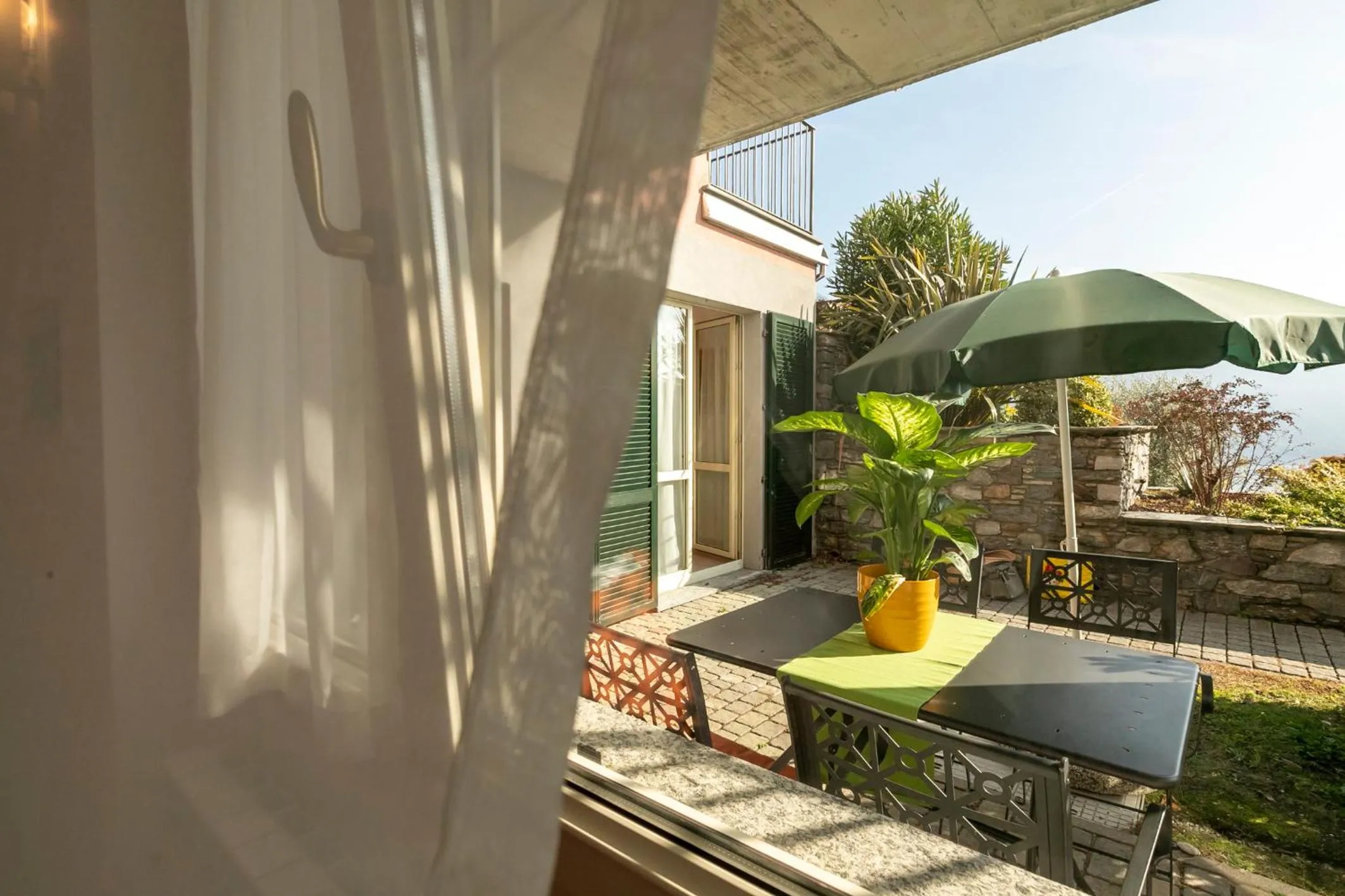 Patio in Residence La Collina