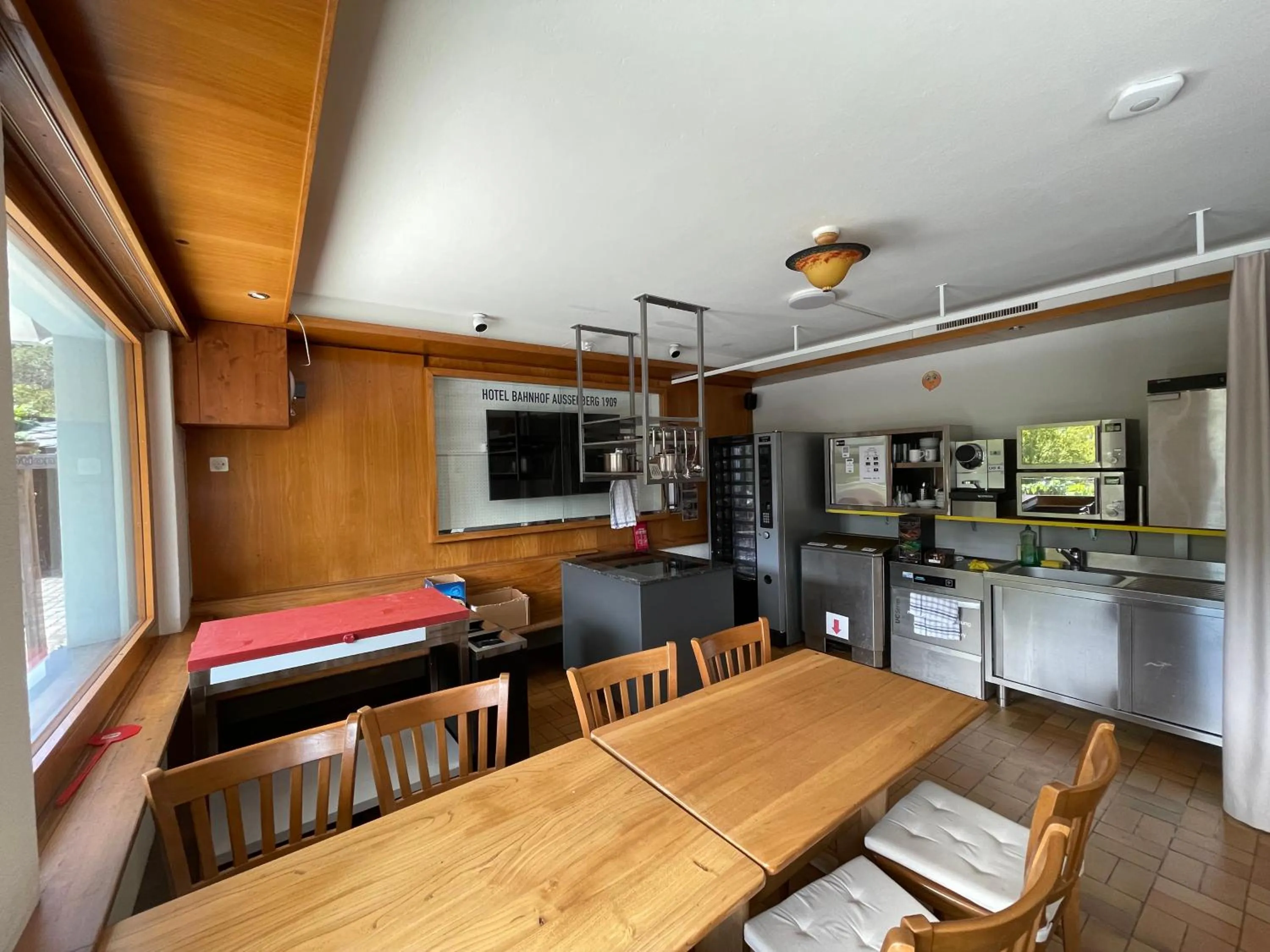 Kitchen or kitchenette, Restaurant/Places to Eat in VISP erblick H O T E L AUSSERBERG Early & Late Check-in