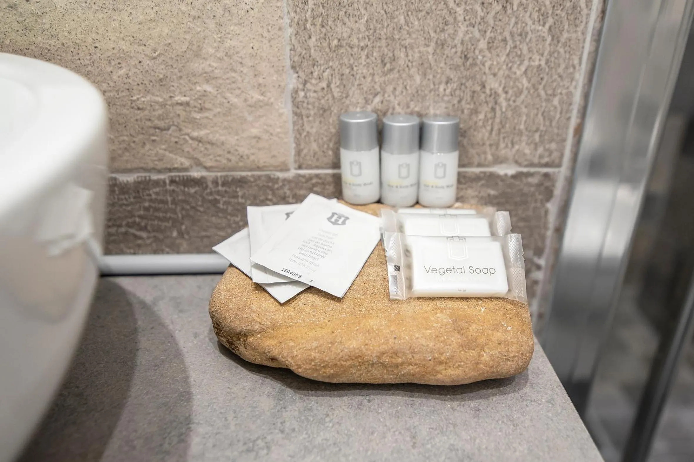 Shower in Napul'è 19