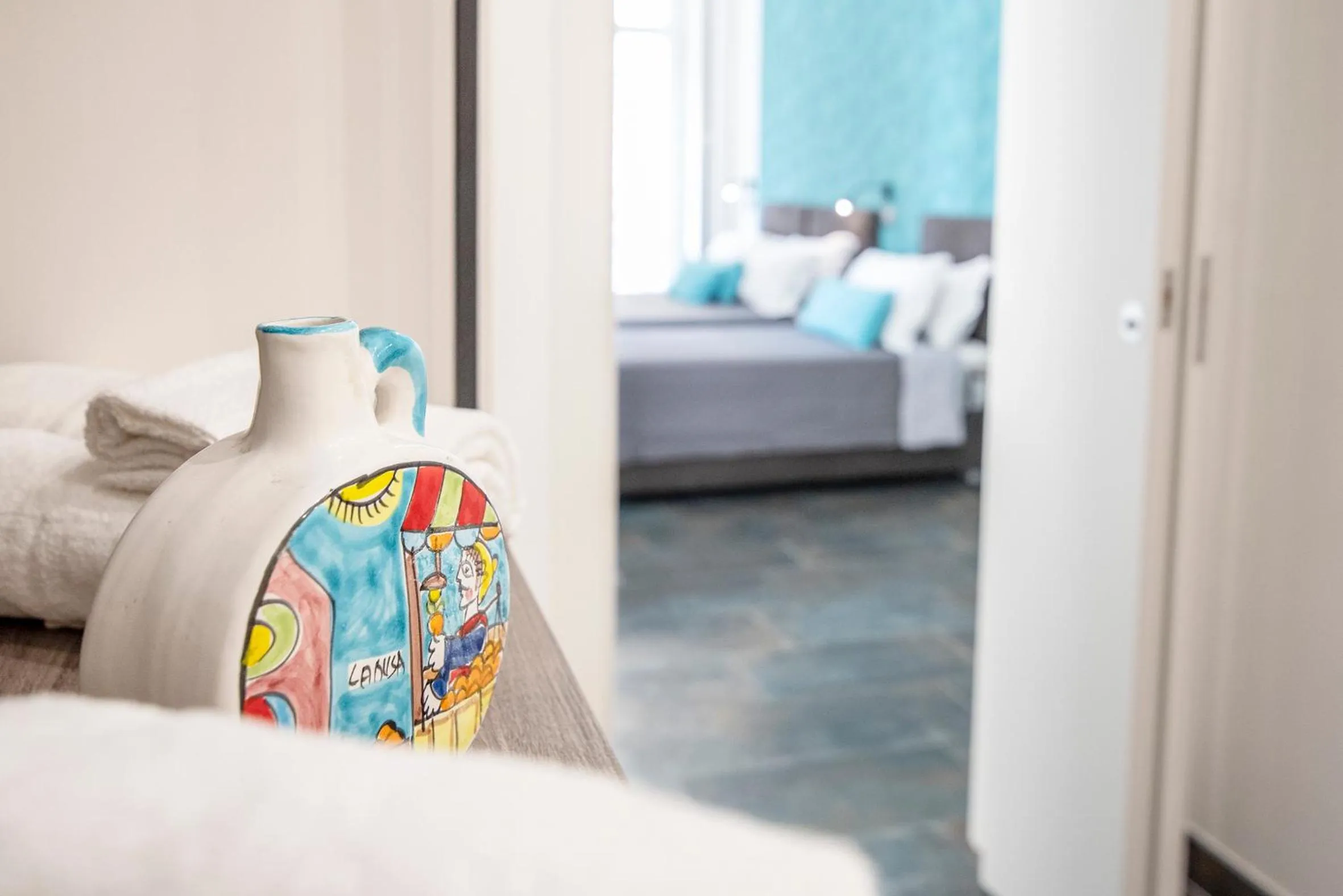 Decorative detail, Bed in Napul'è 19