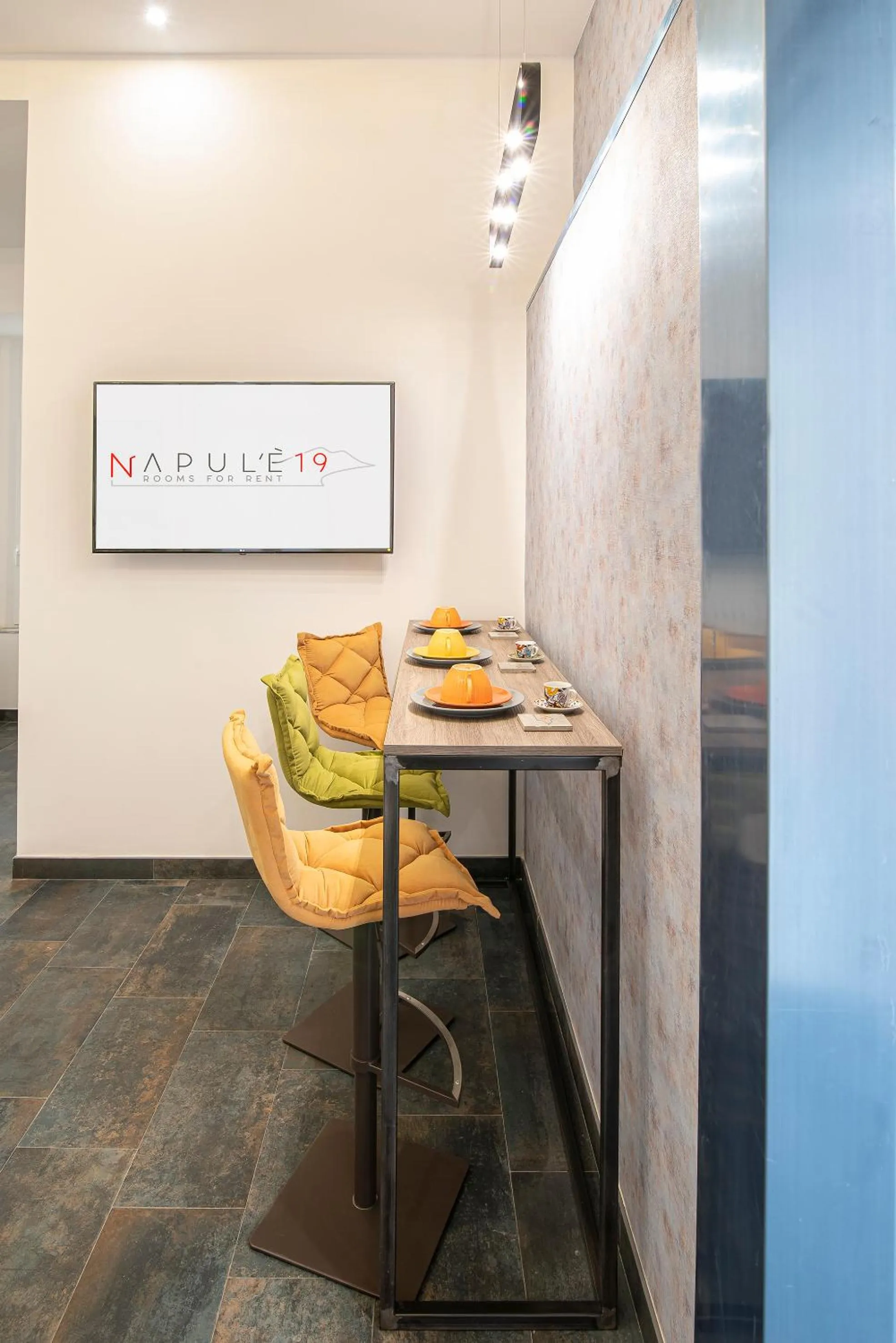 Coffee/tea facilities in Napul'è 19