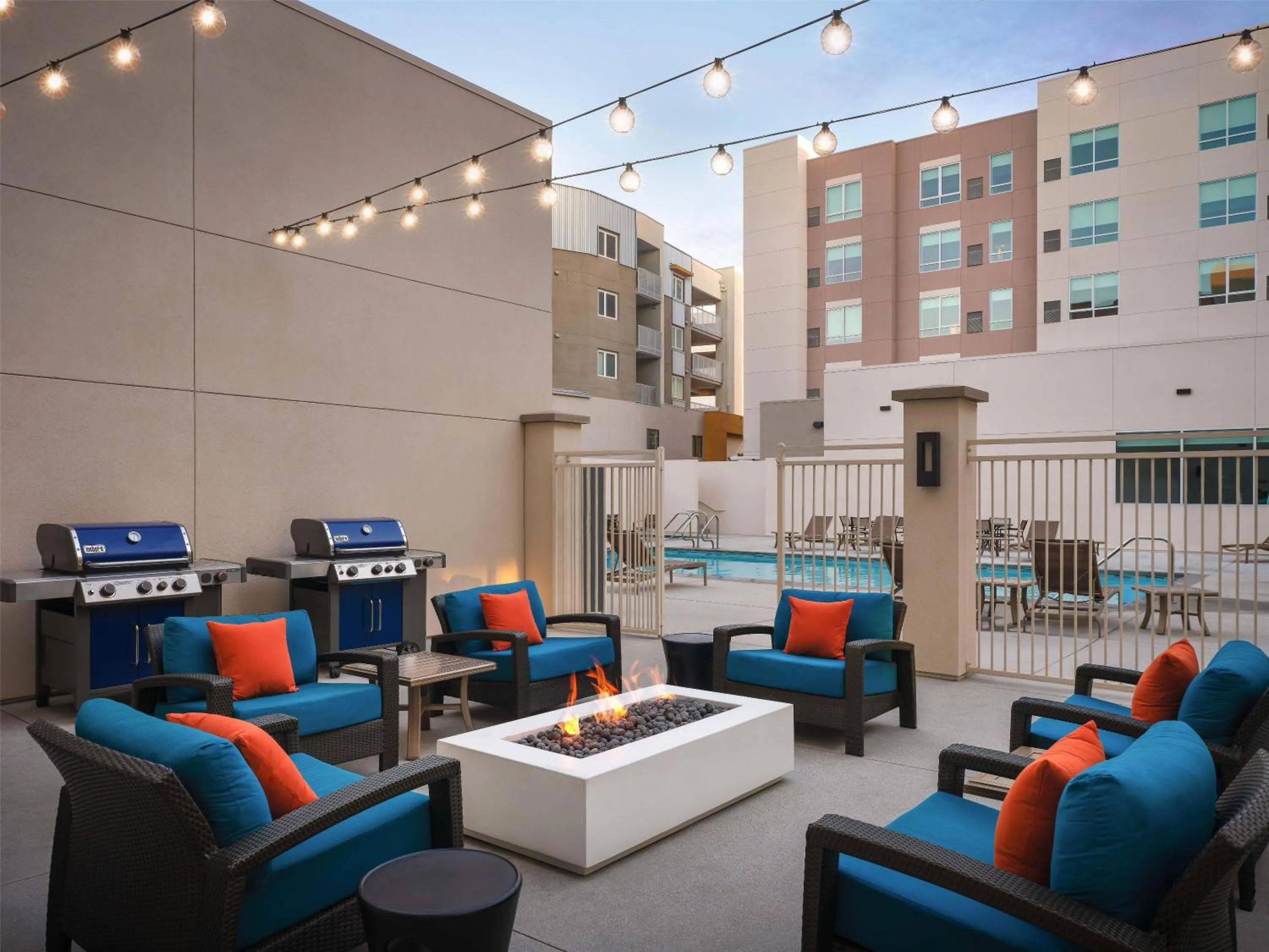 Patio in Hyatt House LA - University Medical Center