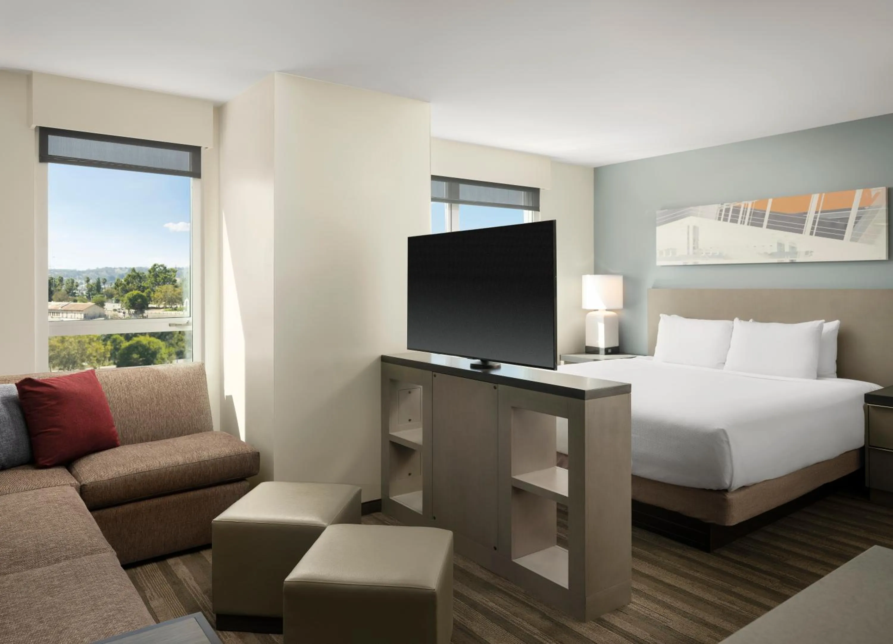 Bed in Hyatt House LA - University Medical Center