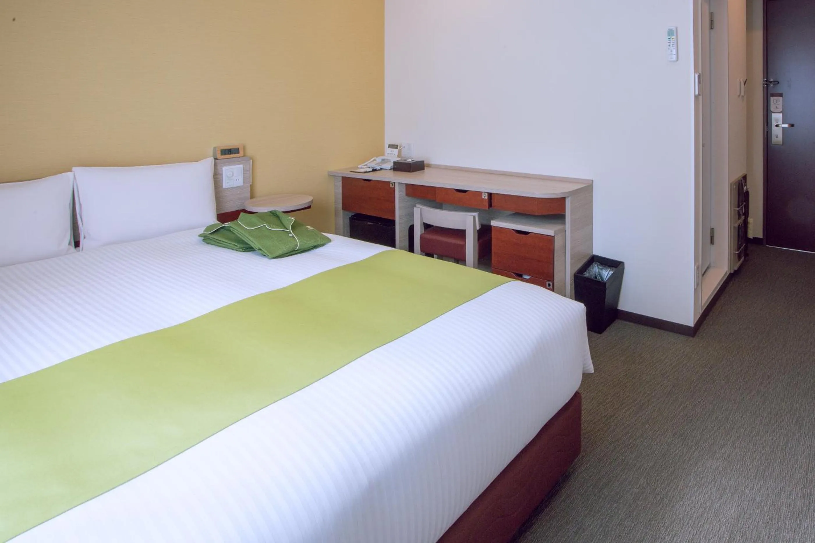 Bed in Kuretake Inn Premium Meieki minami