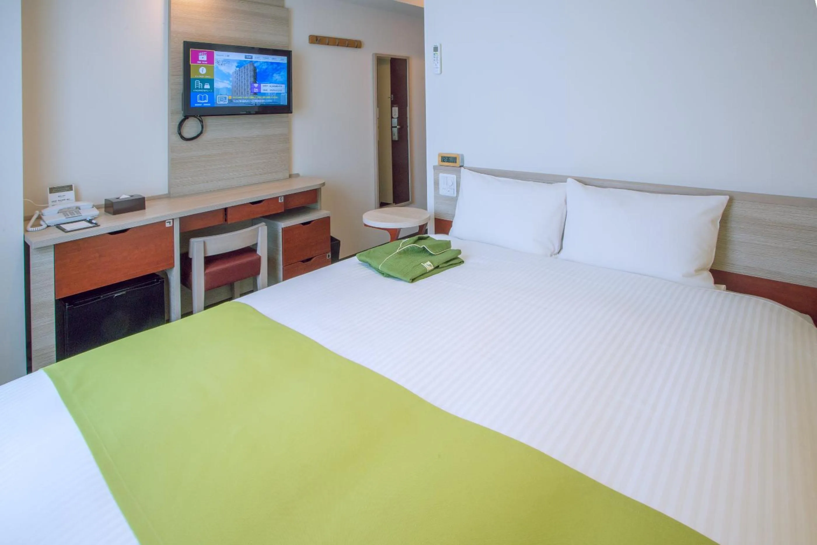 Bed in Kuretake Inn Premium Meieki minami