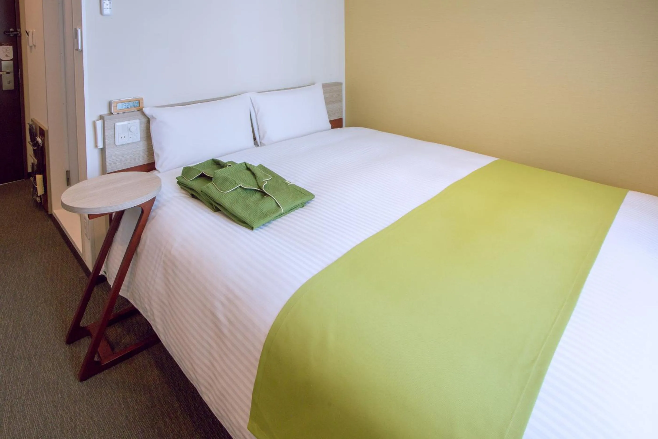 Bed in Kuretake Inn Premium Meieki minami