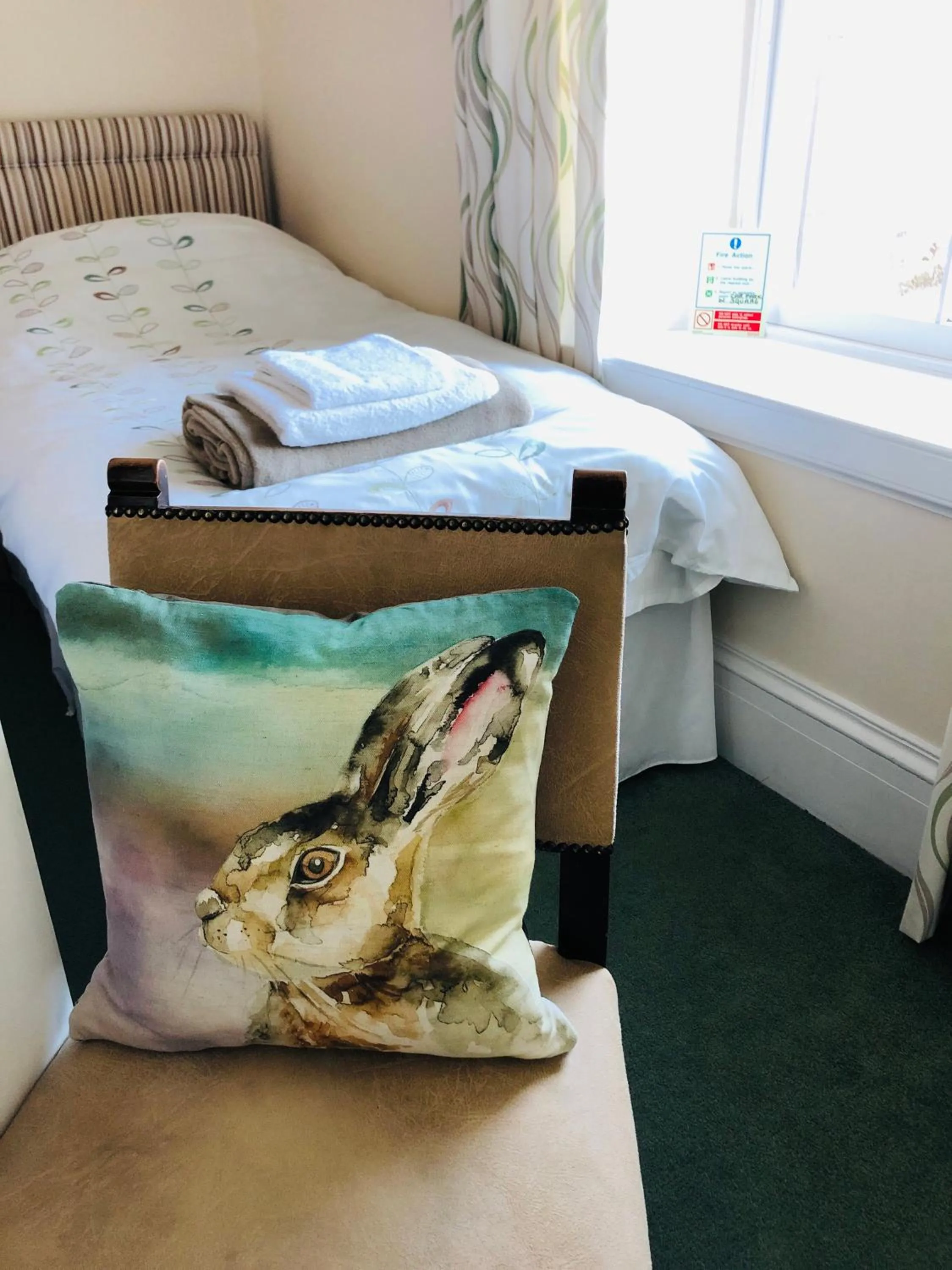 Bed in The Aberdeen Arms Hotel