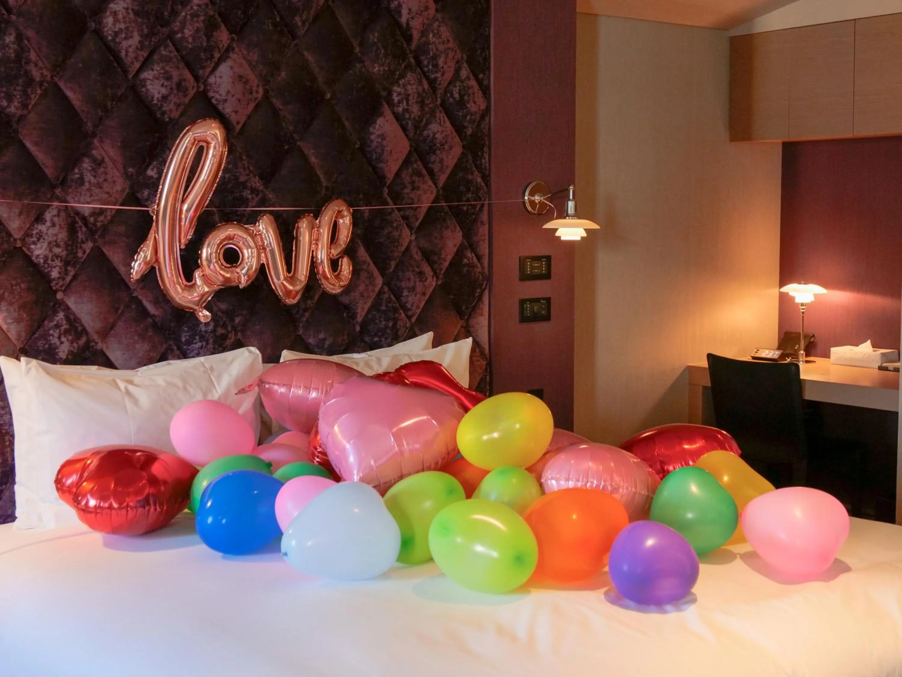 Bed in PETALS TOKYO - Floating Hotel