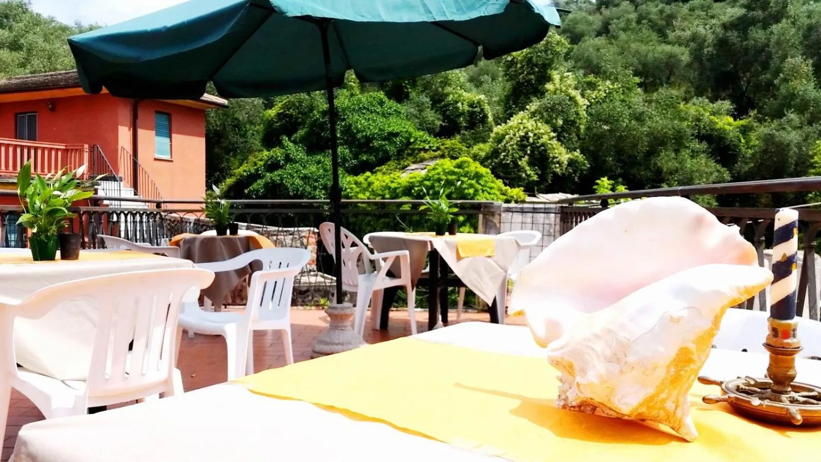 Balcony/Terrace in Ospitalia del Mare Hostel