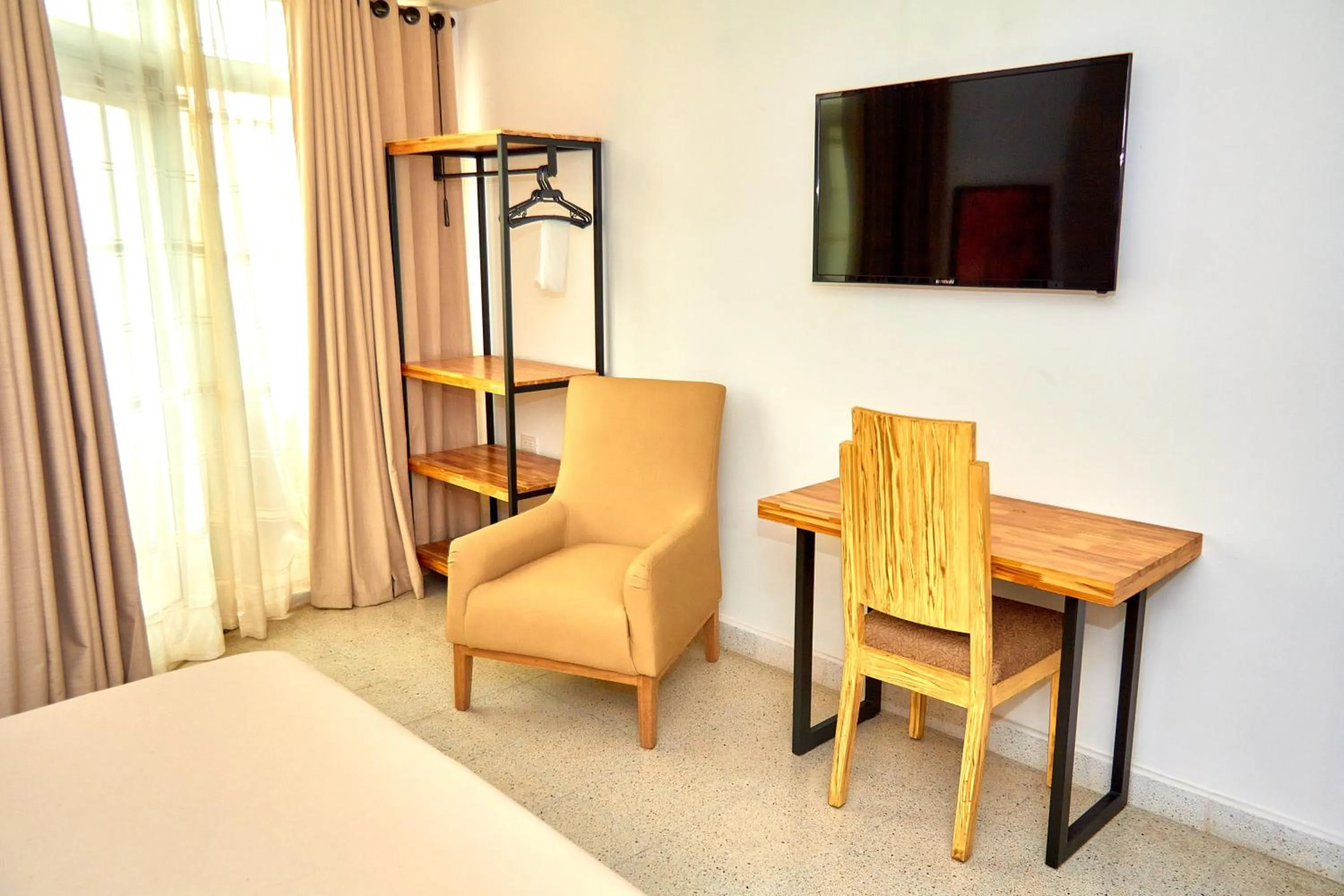 TV and multimedia in Hotel Torre del Prado