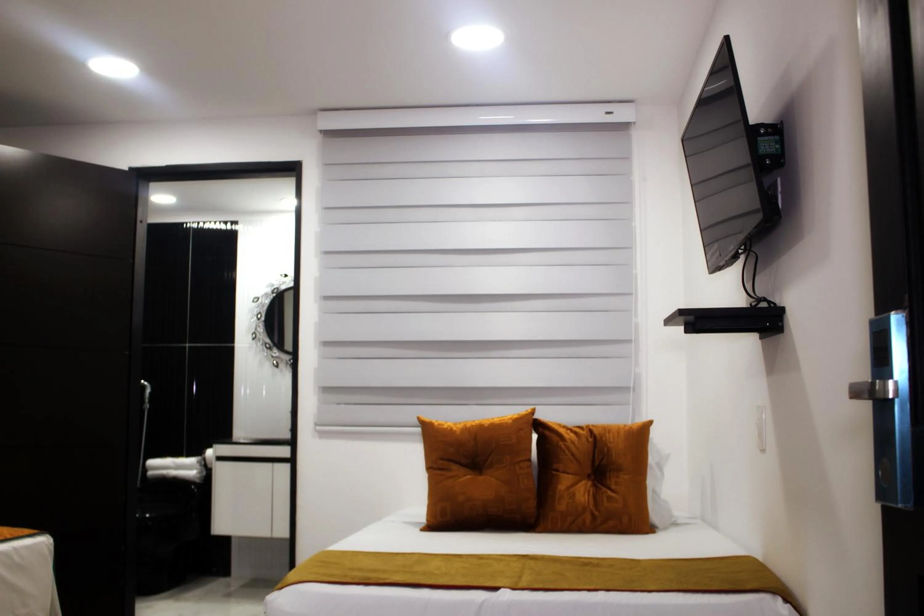 Bedroom, Bed in Hotel Jardines del Caney