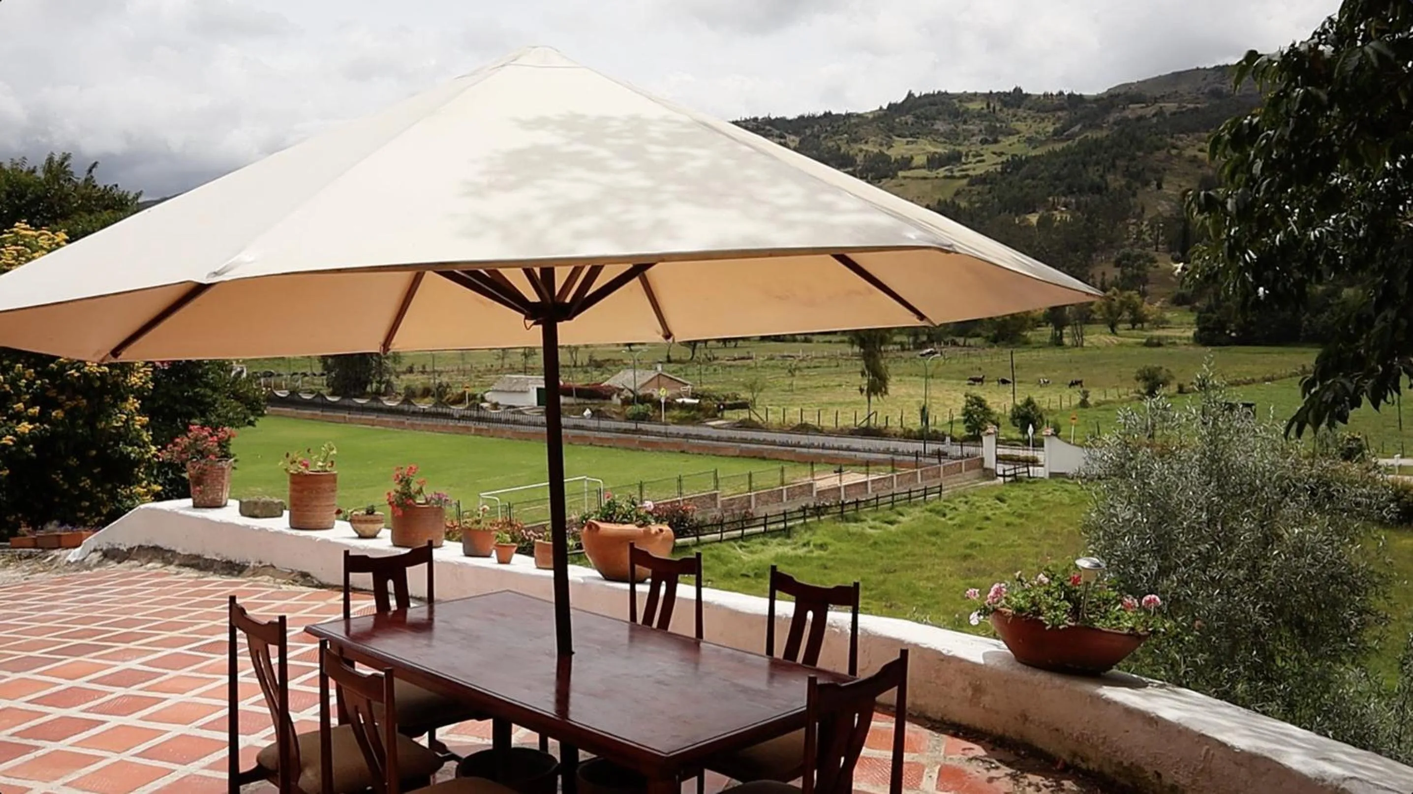 Restaurant/Places to Eat in Posada el portal de la Loma