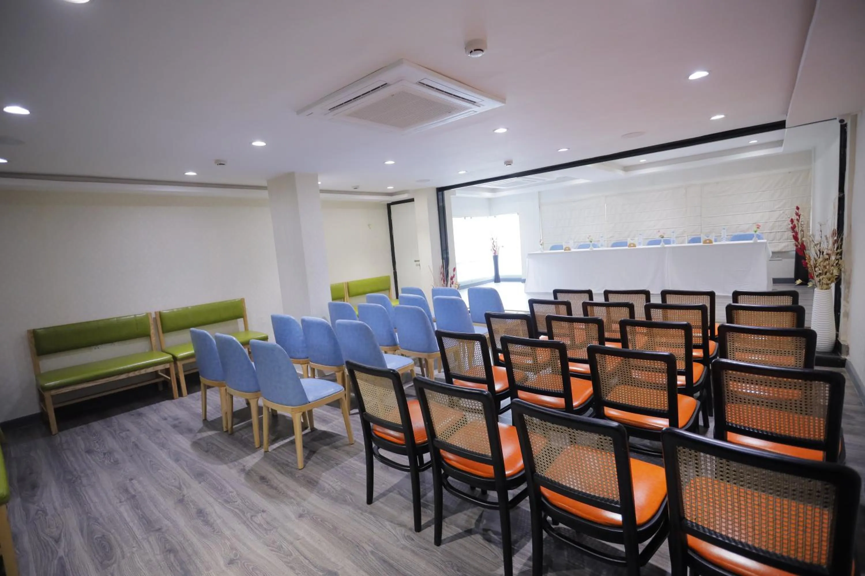 Meeting/conference room in The Avenue Hotel Ballygunge