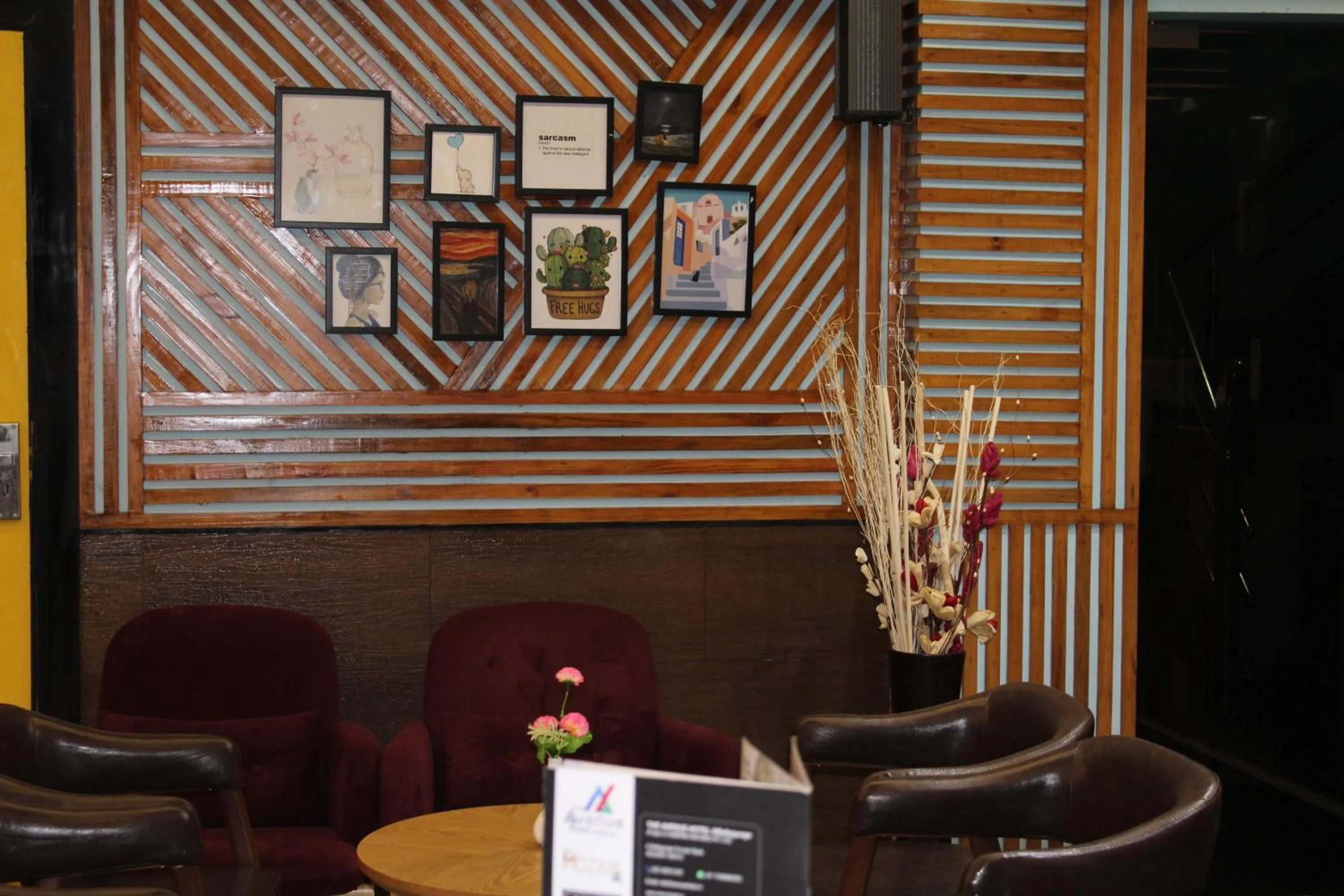 Lobby or reception in The Avenue Hotel Ballygunge