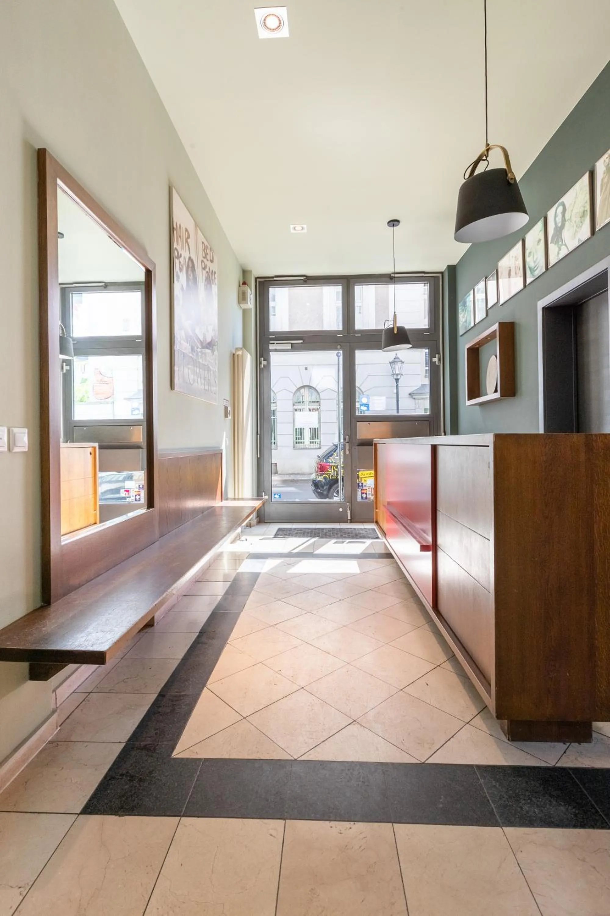 Property building in Flower's Berlin by Limehome - Digital Access